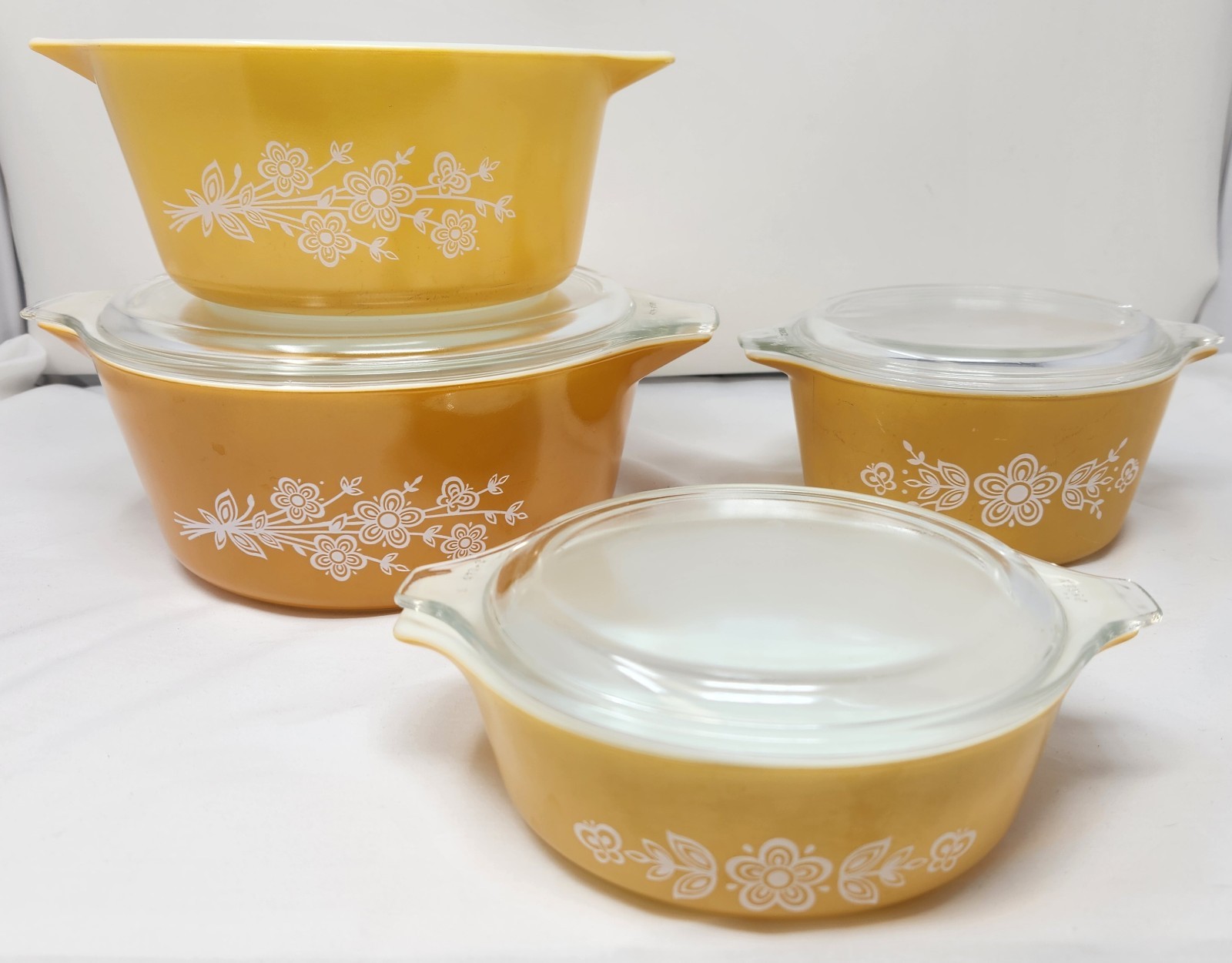 Vintage Pyrex Butterfly Gold 4-Piece Casserole Dish Lot 471 473 474-B 475-B