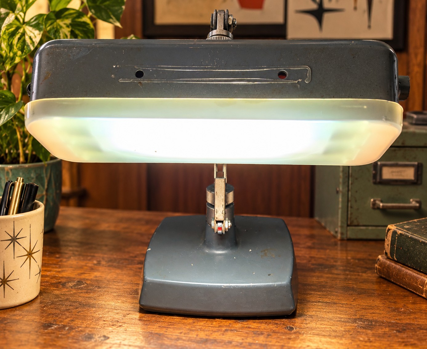 Vintage American Optical Model 578 Industrial Articulating Desk Lamp USA AO TEST Vintage American Optical Model 578 Industrial Articulating Desk Lamp USA AO TEST