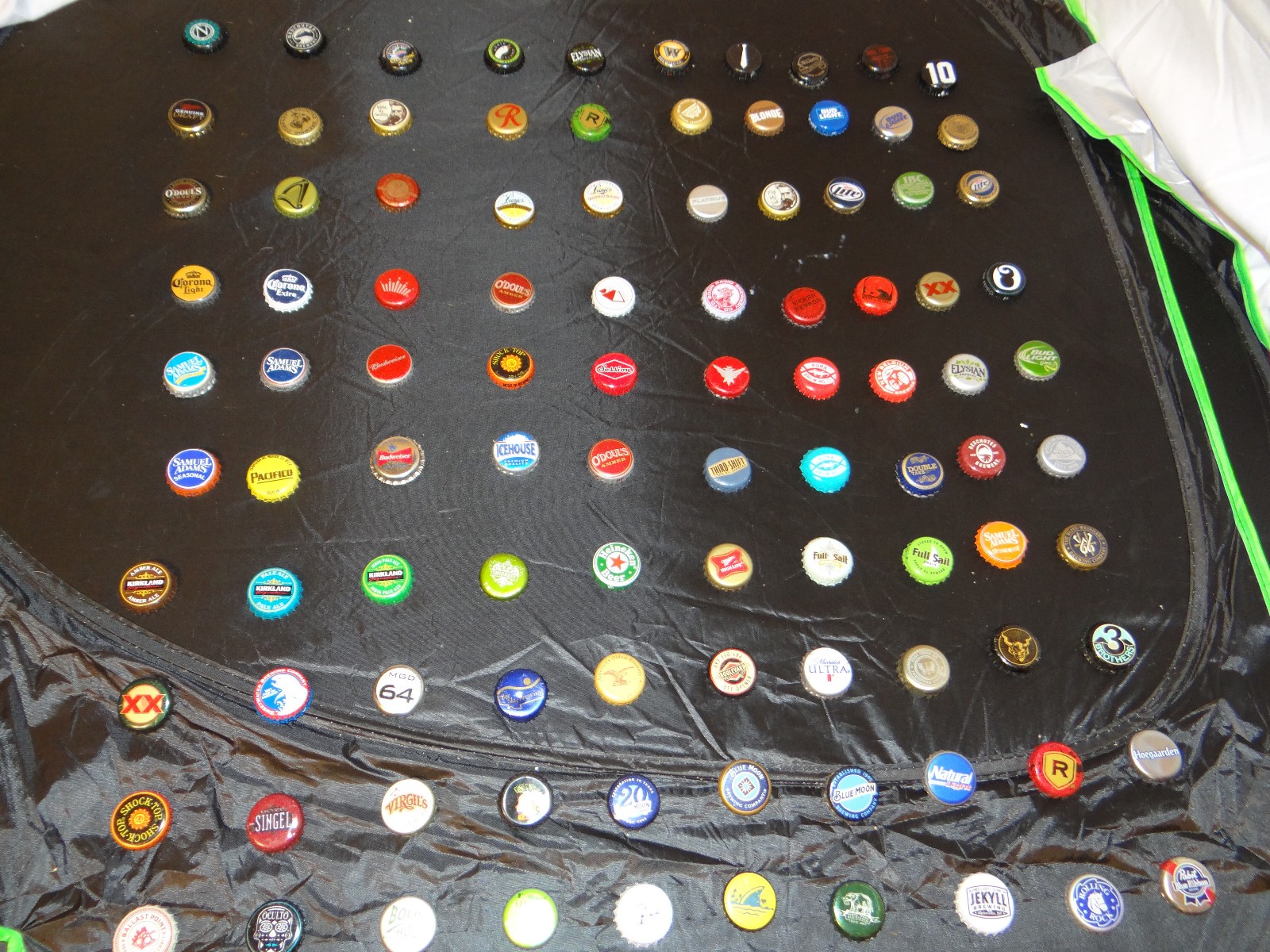 HUGE Lot 100 BEER BOTTLE CAPS Refrigerator MAGNETS *Local Foreign Craft NO DUPES