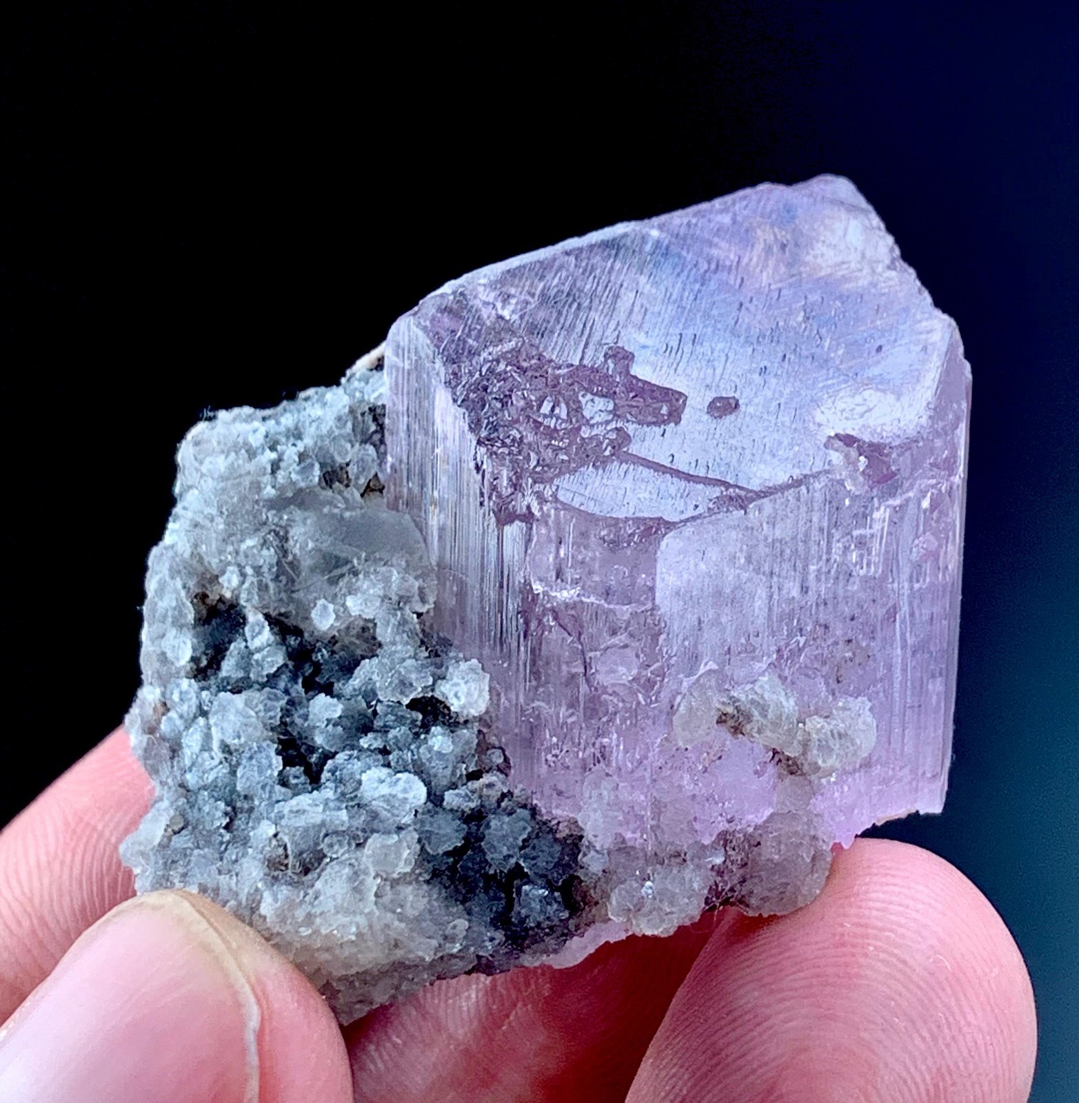 193 Carat Pink Kunzite Crystal from Afghanistan 193 Carat Pink Kunzite Crystal from Afghanistan