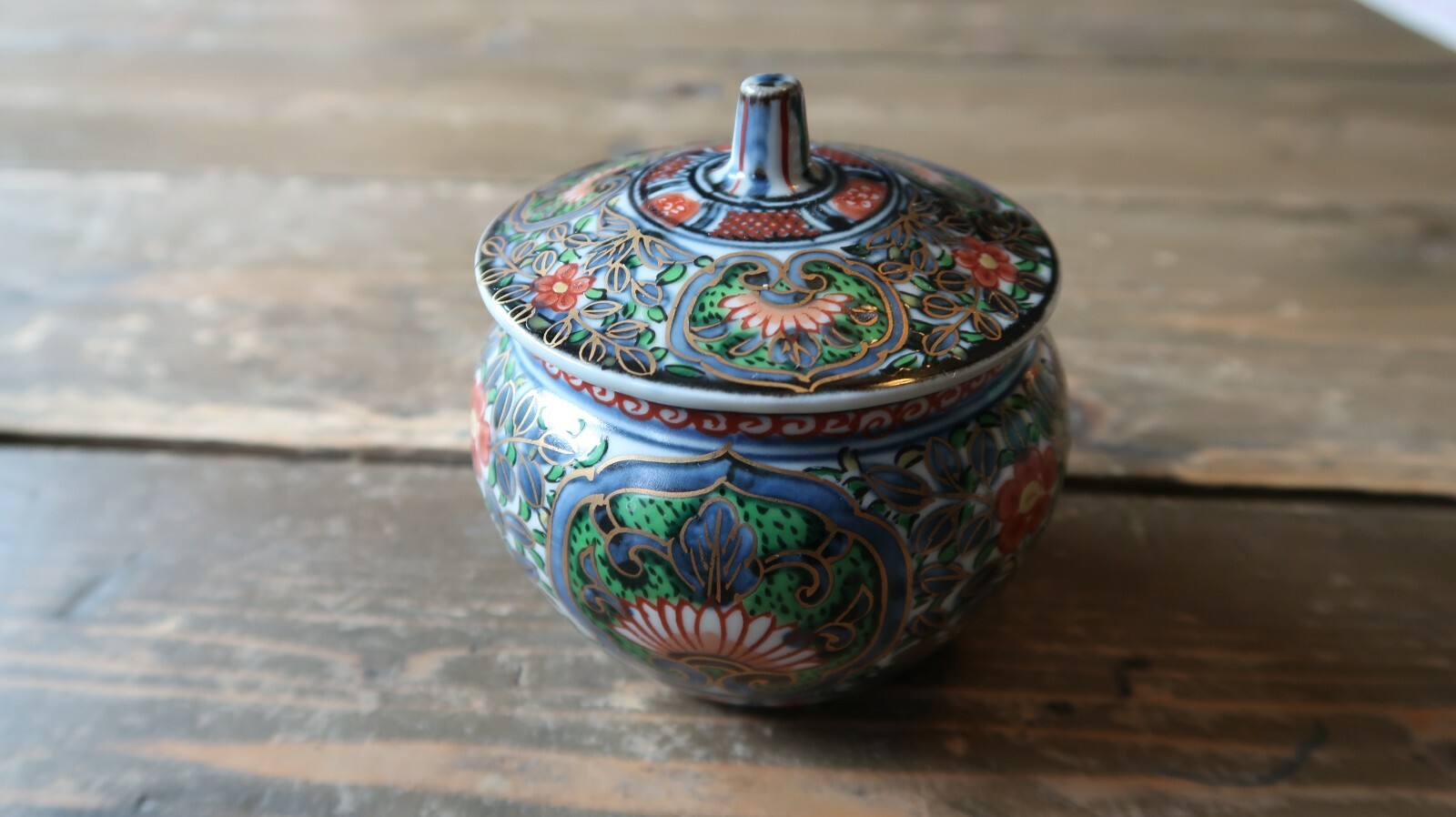 Antique Japanese Trinket Jar Urn 3.25" Antique Japanese Trinket Jar Urn 3.25"