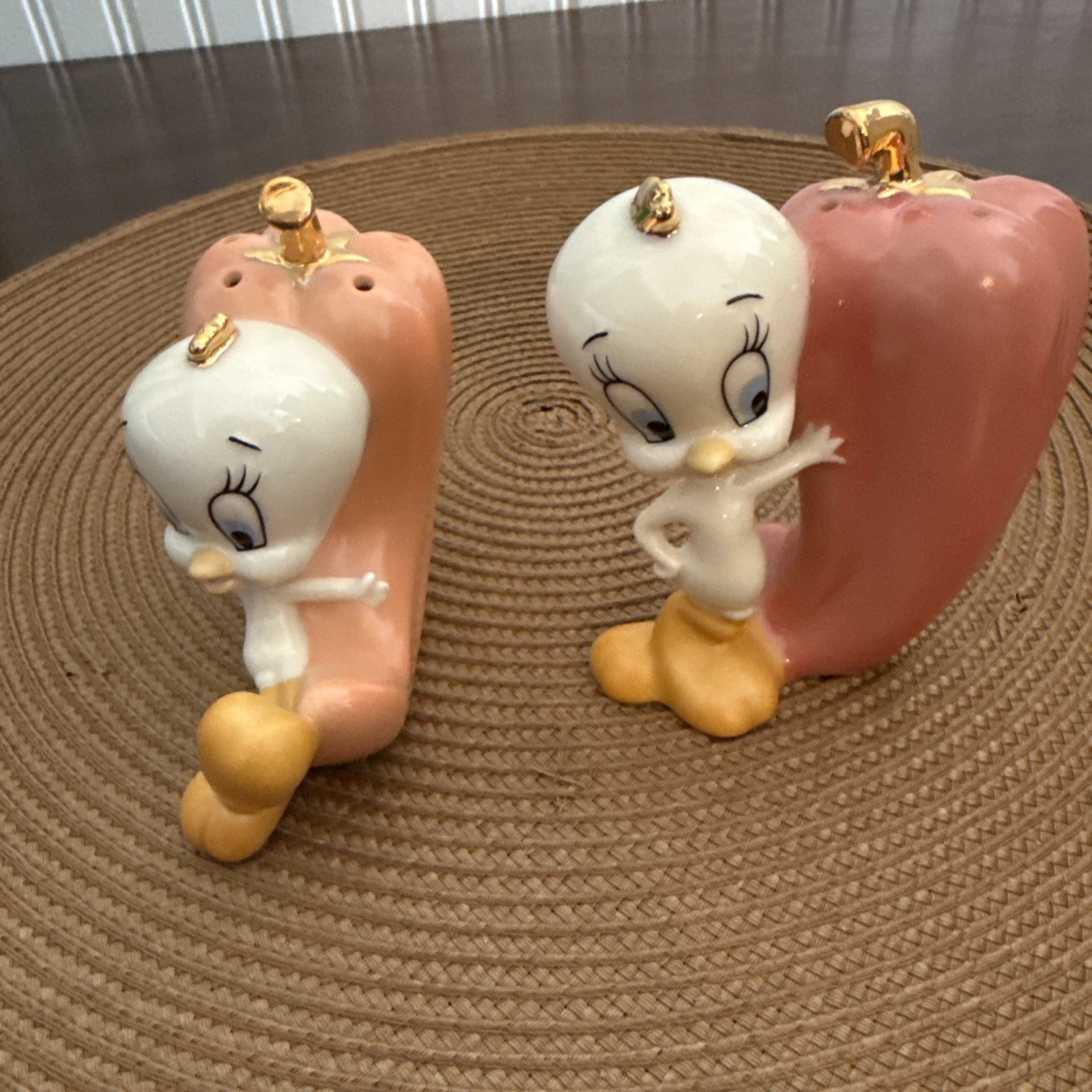 Vintage Lenox Looney Tunes Tweety Bird Salt & Pepper Shakers Porcelain Excellent