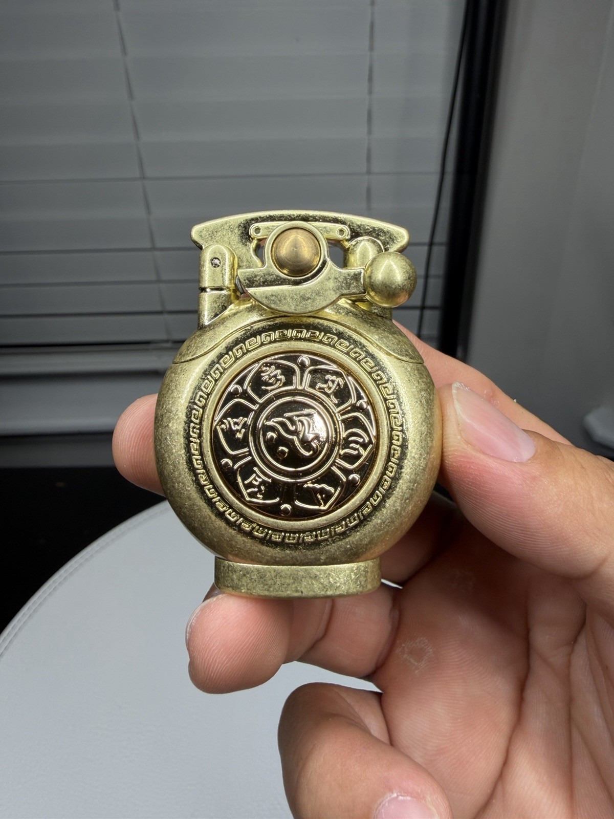 Vintage Style Refillable Lighter Antique Design Collectible Gift Vintage Style Refillable Lighter Antique Design Collectible Gift