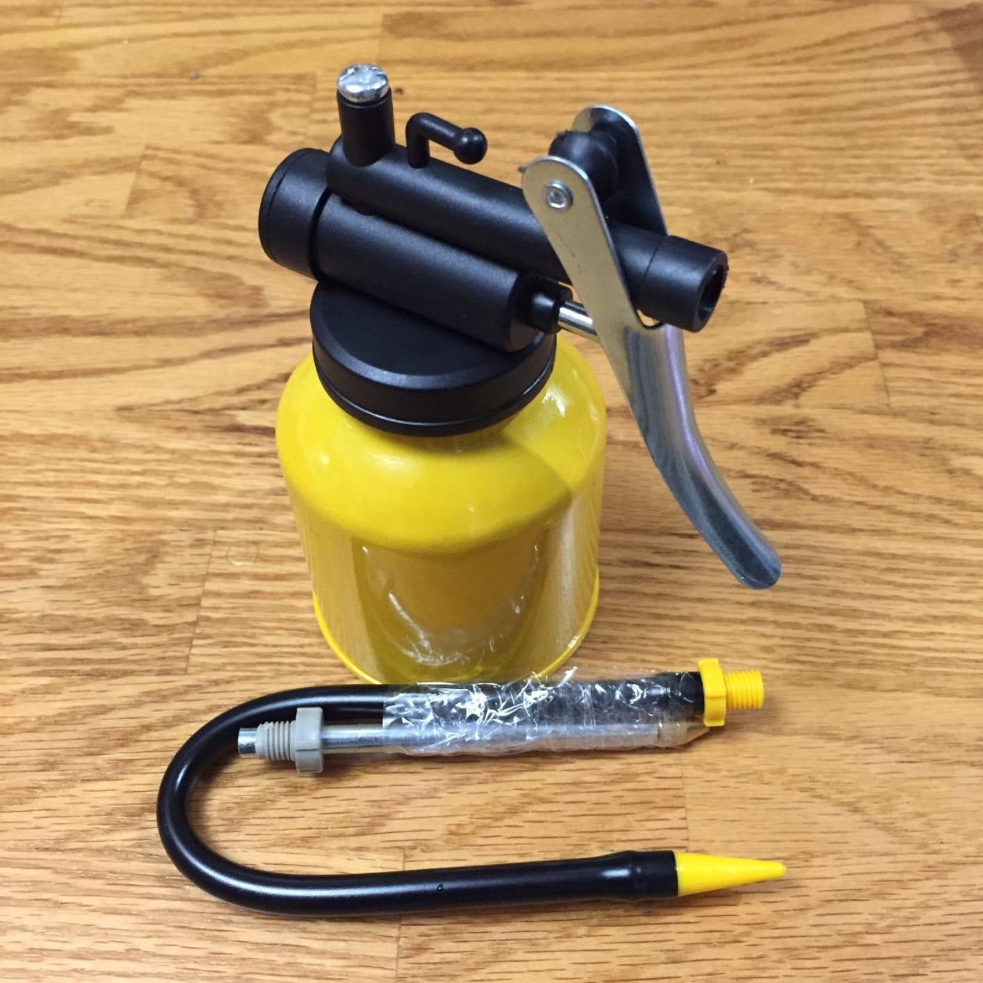 Level 8oz Hand Pump Oiler Can Metal Long Flex Spout Oil Lubrication Tool New USA Level 8oz Hand Pump Oiler Can Metal Long Flex Spout Oil Lubrication Tool New USA