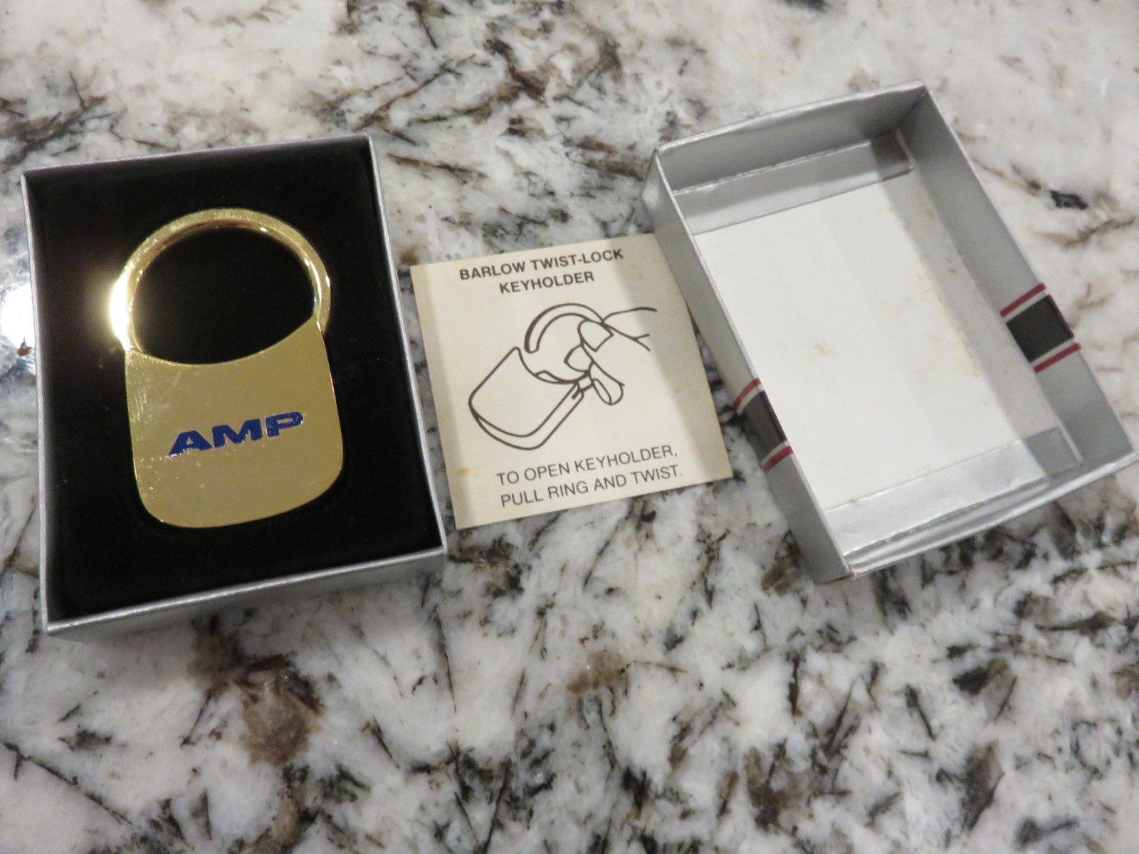 VTG AMP Incorporated Barlow Twist-Lock Gold Keychain Harrisburg, PA Mfg. NEW/Box VTG AMP Incorporated Barlow Twist-Lock Gold Keychain Harrisburg, PA Mfg. NEW/Box