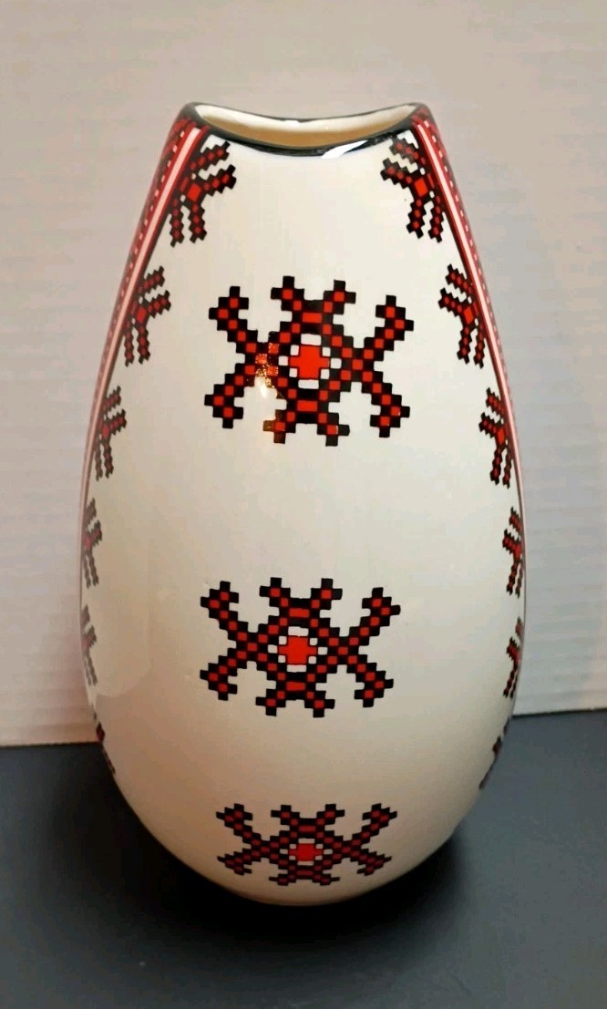 VTG Ukrainian Arts Vase 8"