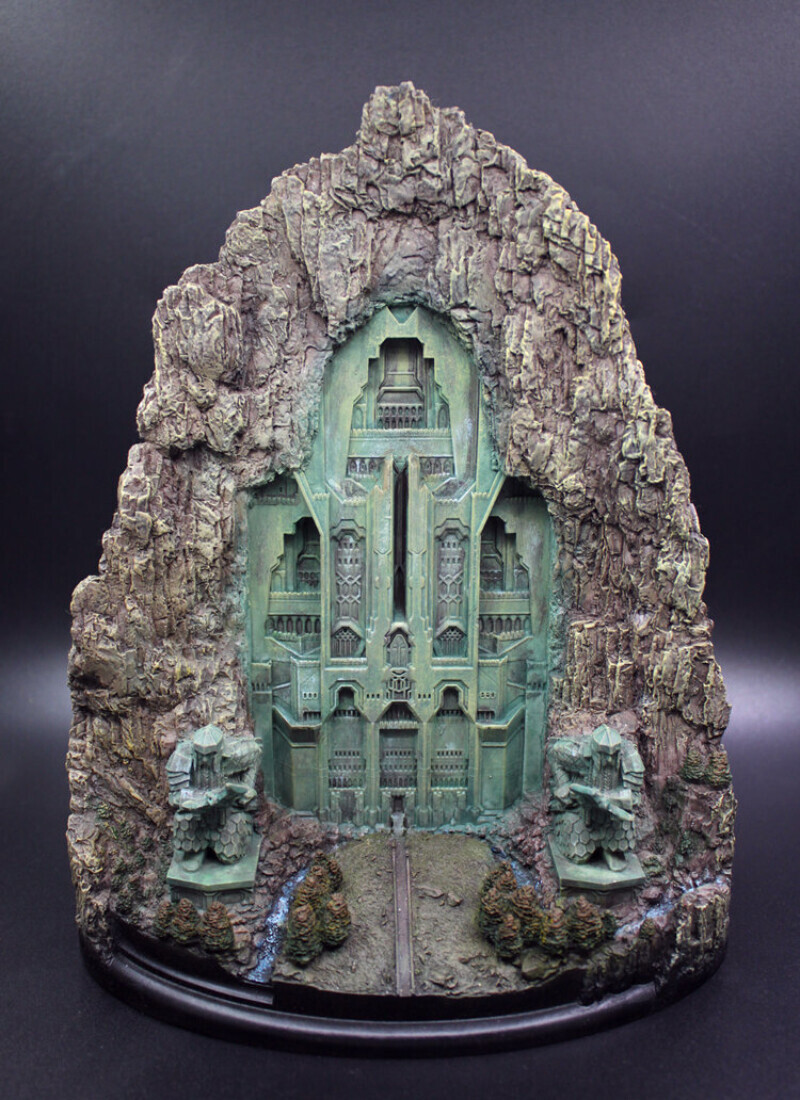 Lord Of The Rings The Gate Of Lonely Mountain Erebor Statue Collection Ornament