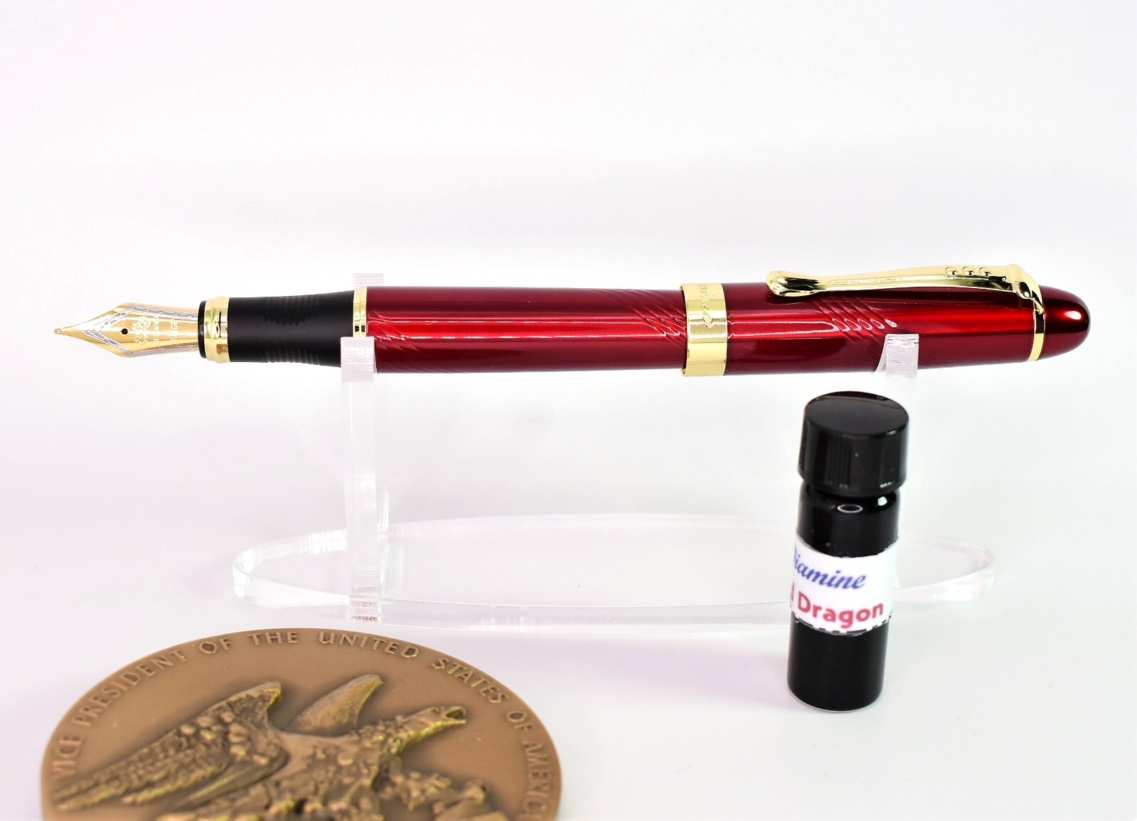 NEW SPIRAL RED JINHAO X450 FOUNTAIN PEN W/ GOLD PLATED MEDIUM NIB & QUALITY INK NEW SPIRAL RED JINHAO X450 FOUNTAIN PEN W/ GOLD PLATED MEDIUM NIB & QUALITY INK