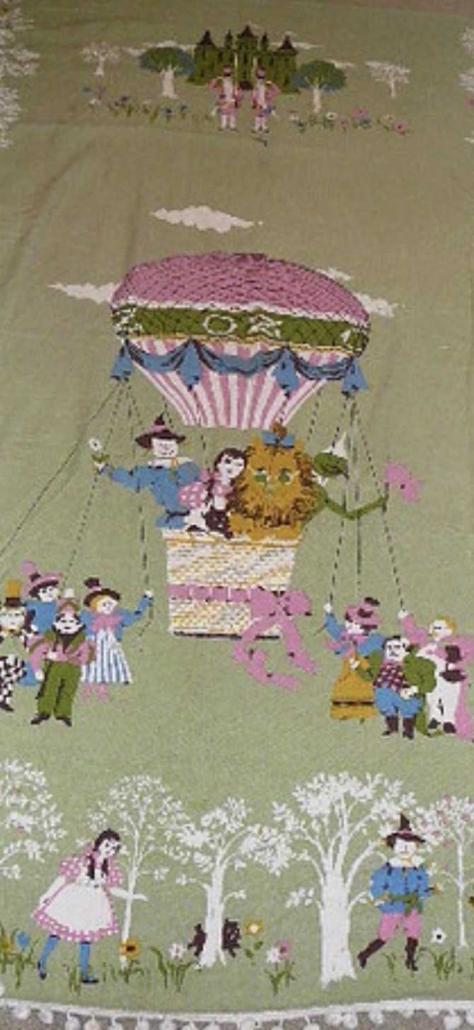 RARE Vintage Fieldcrest Wizard of Oz Twin Bedspread -characters in Display Case RARE Vintage Fieldcrest Wizard of Oz Twin Bedspread -characters in Display Case