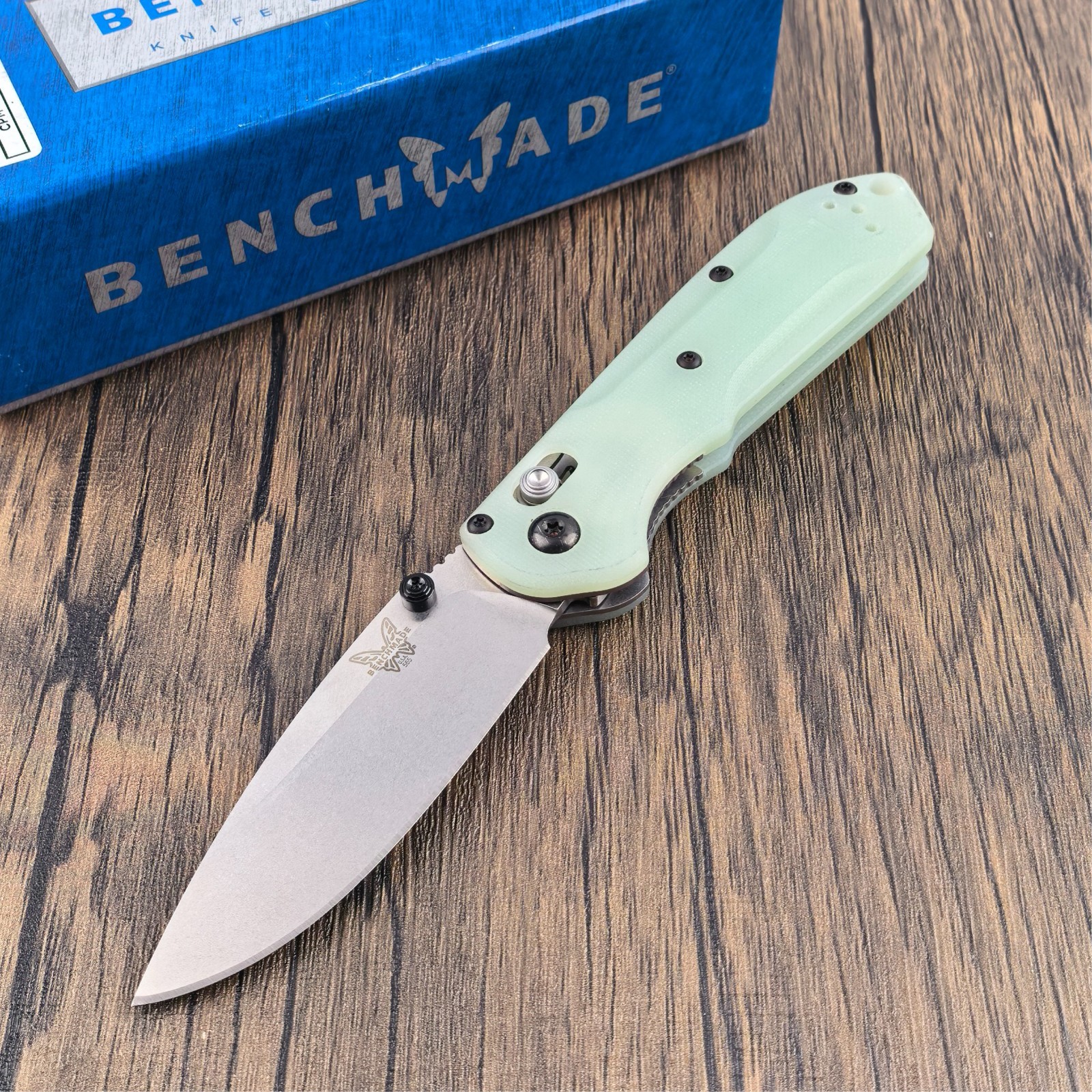 Benchmade Mini Freek AXIS Lock 565-2101 Jade G10 Folding Knife Benchmade Mini Freek AXIS Lock 565-2101 Jade G10 Folding Knife
