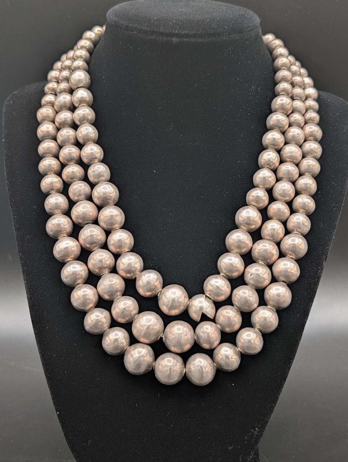 Vintage Navajo Pearls Sterling Silver Necklace 3 Strand Bench Beads Layer 95g Vintage Navajo Pearls Sterling Silver Necklace 3 Strand Bench Beads Layer 95g