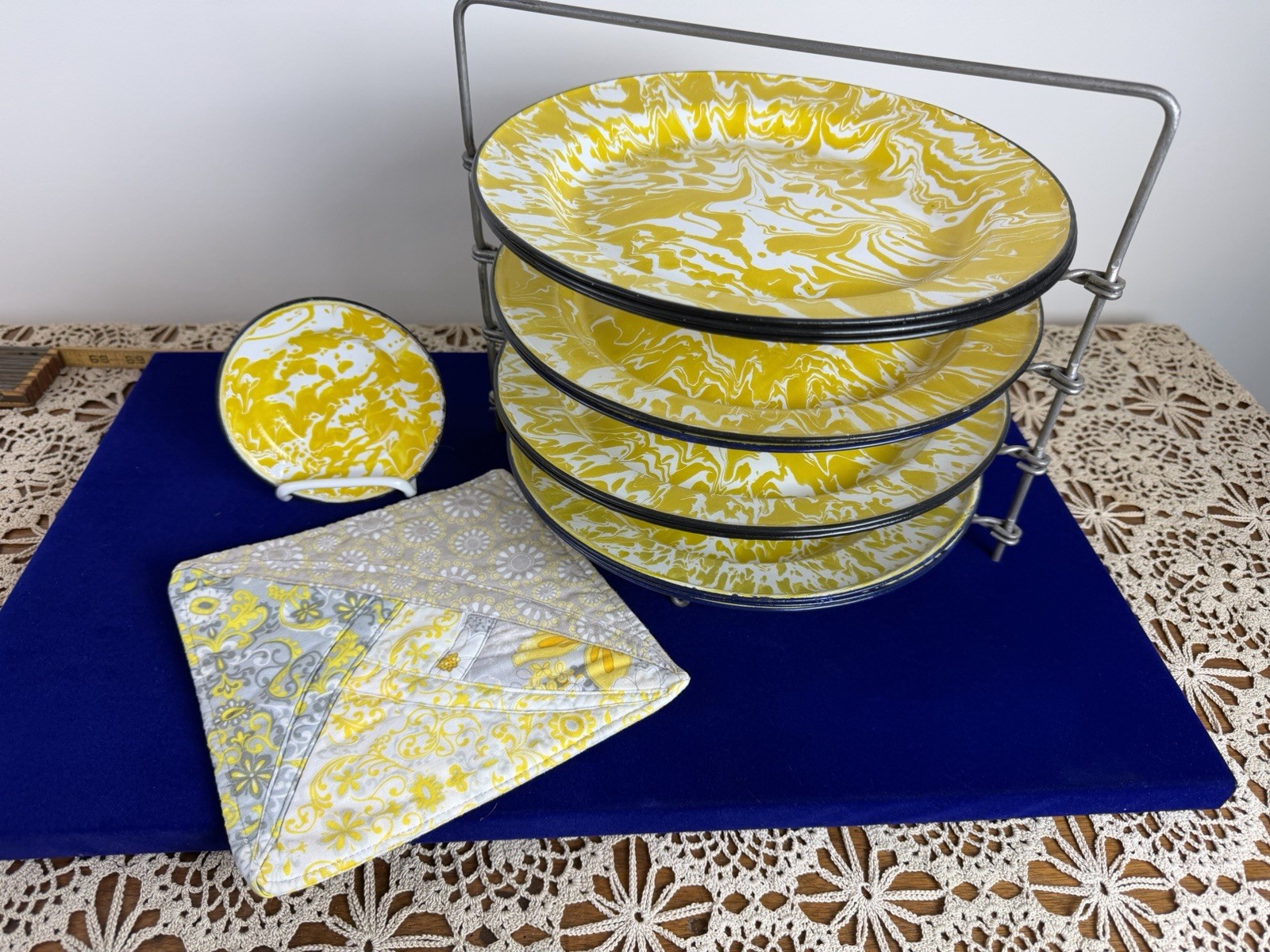 Vintage Yellow White Swirl Enamelware 11 Pc Plates Bowls Set w/ Racks Vintage Yellow White Swirl Enamelware 11 Pc Plates Bowls Set w/ Racks
