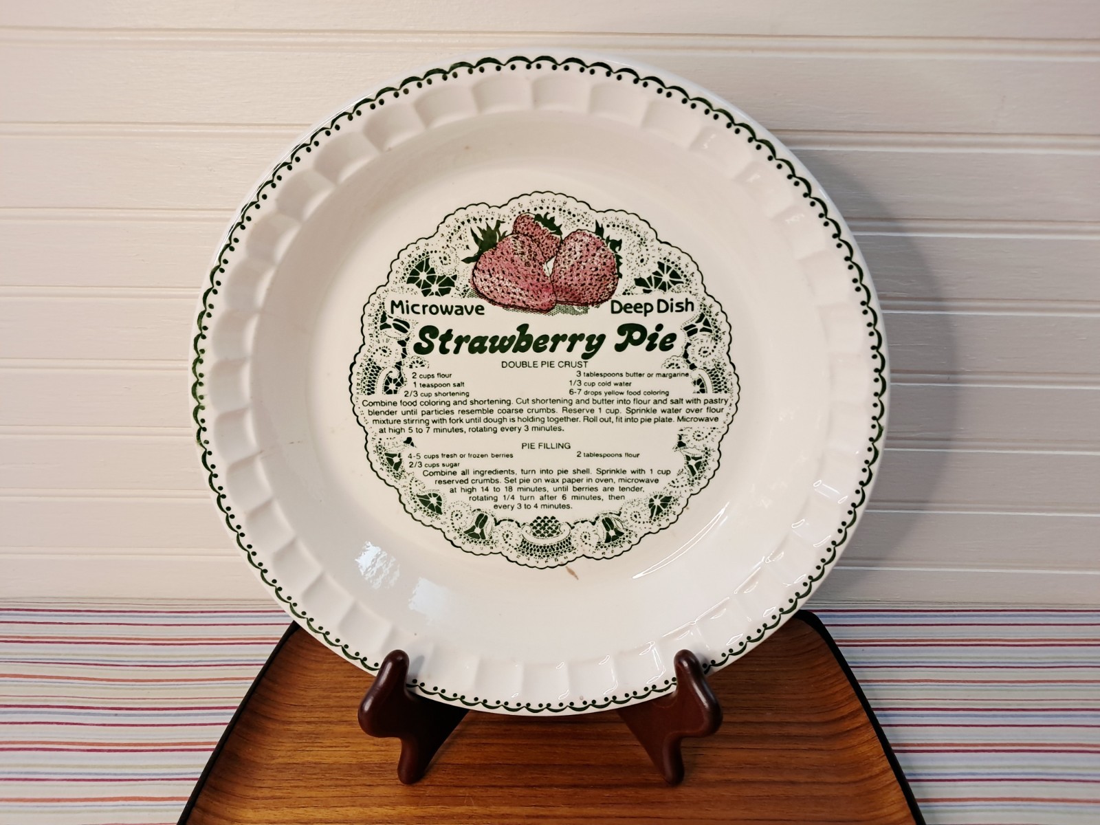 Vintage Royal China Strawberry Pie Plate Deep Dish Recipe 11" Country Harvest Vintage Royal China Strawberry Pie Plate Deep Dish Recipe 11" Country Harvest