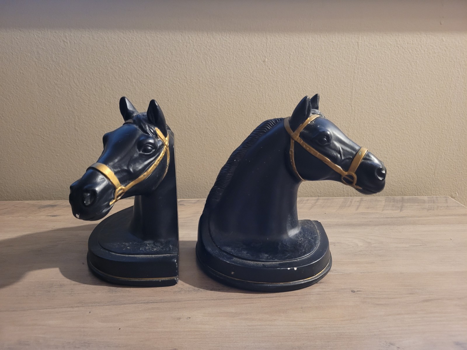 Vintage MCM Alexander Backer Co Chalkware Horse Busts Heads Bookends