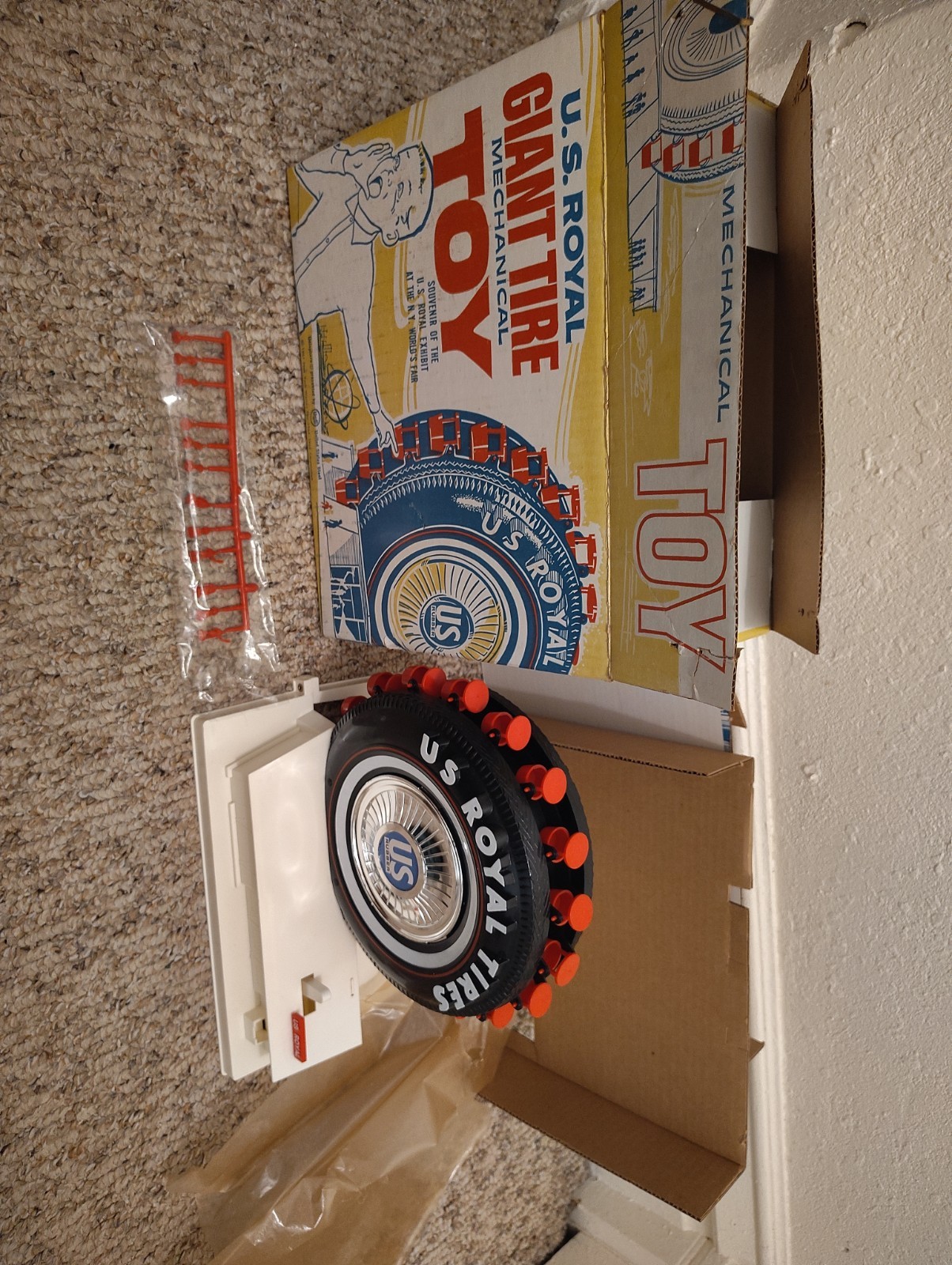 New 1964 U.S. Royal Giant Tire Mechanical Souvenir Toy Of The N.Y. Worlds Fair New 1964 U.S. Royal Giant Tire Mechanical Souvenir Toy Of The N.Y. Worlds Fair