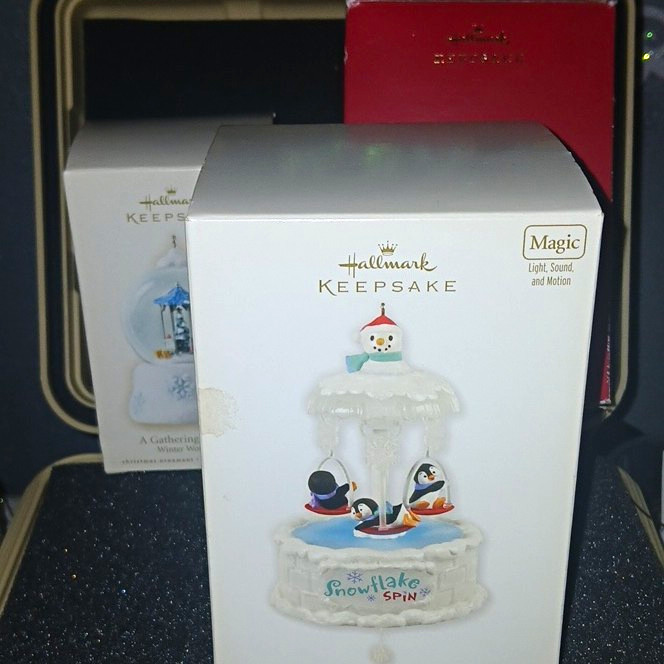 Lot Of 3Hallmark Keepsake 1 Magic Snowflake Gathering Of Friends 1 Season Smorga Lot Of 3Hallmark Keepsake 1 Magic Snowflake Gathering Of Friends 1 Season Smorga