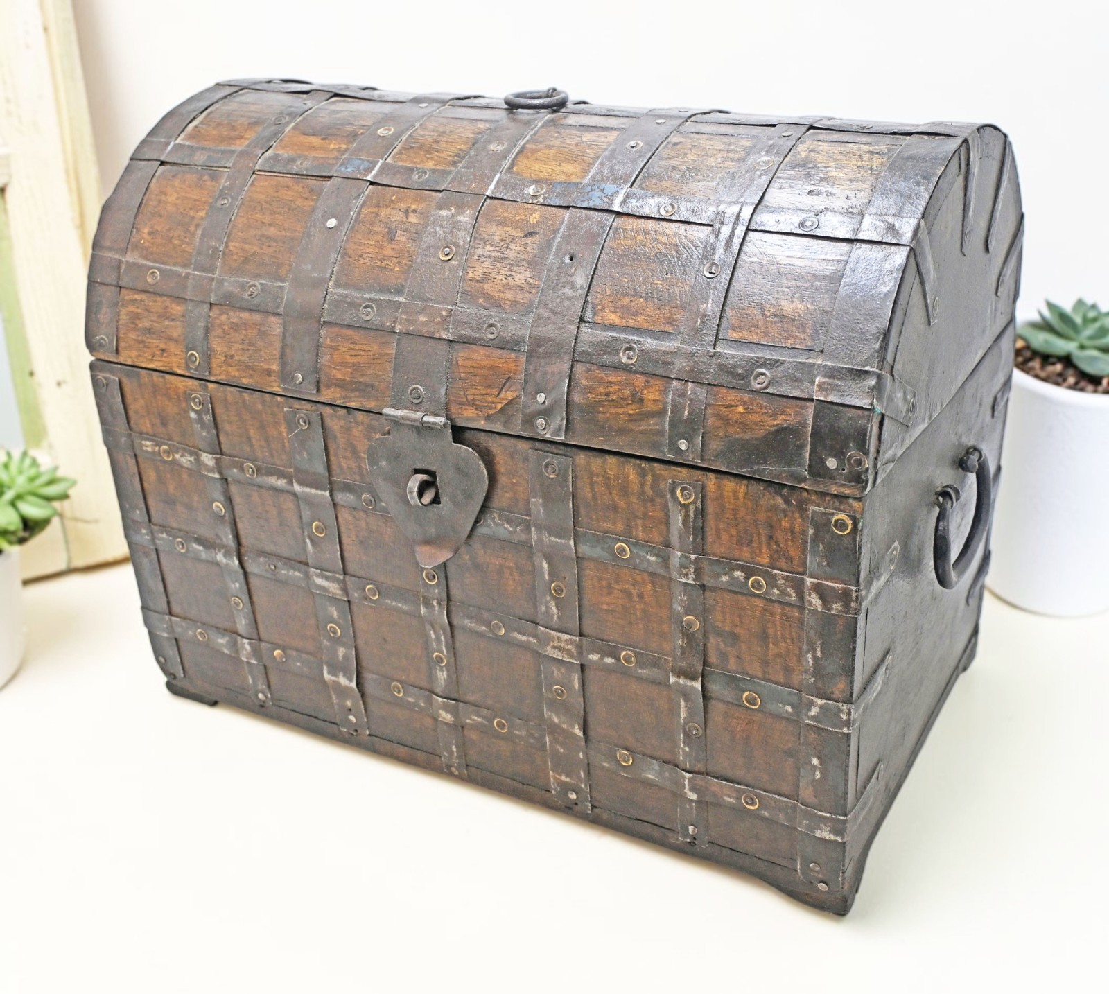 Vintage Wooden Large Size Half Round Storage Chest Box Original Old Metal Fitted Vintage Wooden Large Size Half Round Storage Chest Box Original Old Metal Fitted