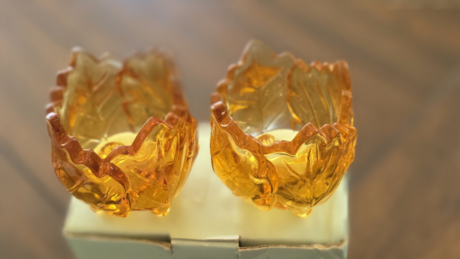 PartyLite Footed Oak Leaf Votive Pair Amber Glass Candle Holders Original Box PartyLite Footed Oak Leaf Votive Pair Amber Glass Candle Holders Original Box