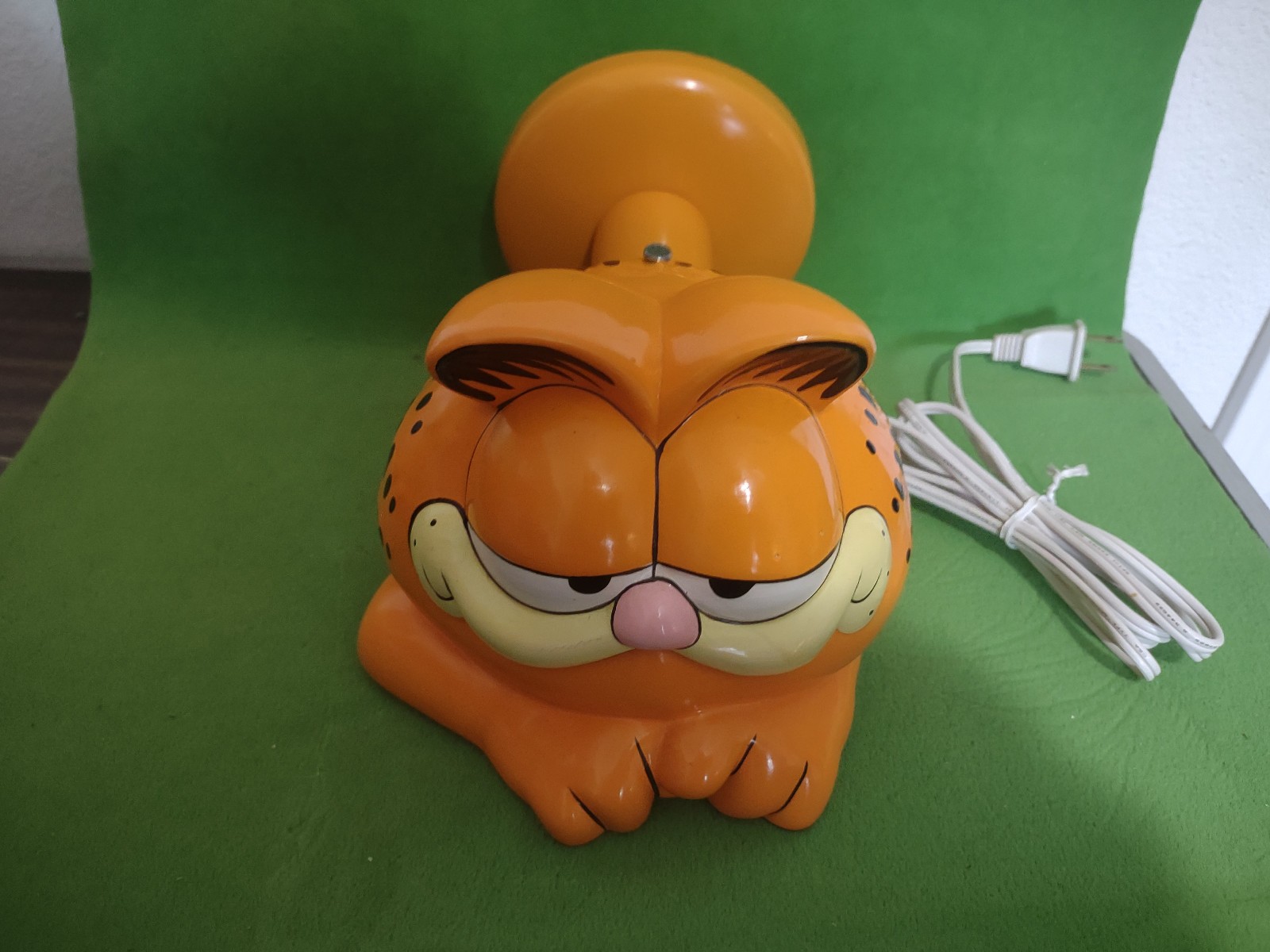 Rare Vintage Garfield Fat Cat Lamp Wall Light 1978 In good working condition. Rare Vintage Garfield Fat Cat Lamp Wall Light 1978 In good working condition.