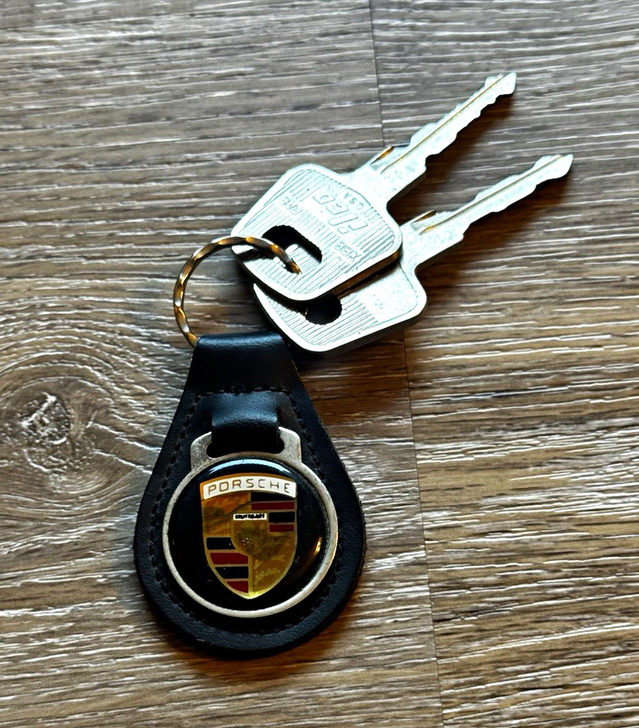 Vintage Porsche Black Leather Key Fob Crest Keychain Badge Emblem 911 944 928 Vintage Porsche Black Leather Key Fob Crest Keychain Badge Emblem 911 944 928