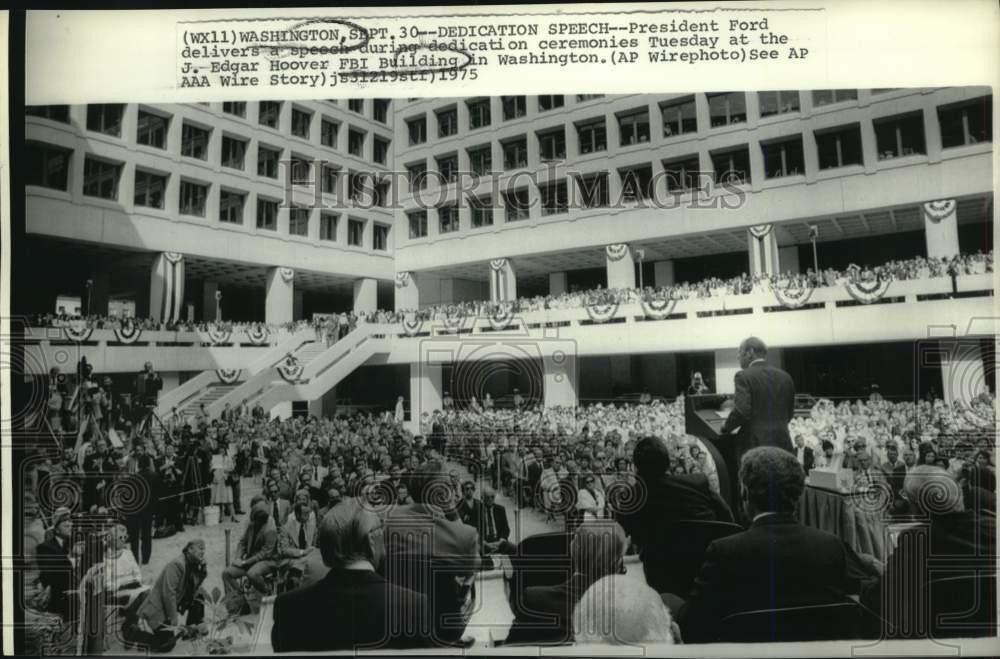 1975 Press Photo President Ford delivers speech at FBI Building in Washington 1975 Press Photo President Ford delivers speech at FBI Building in Washington