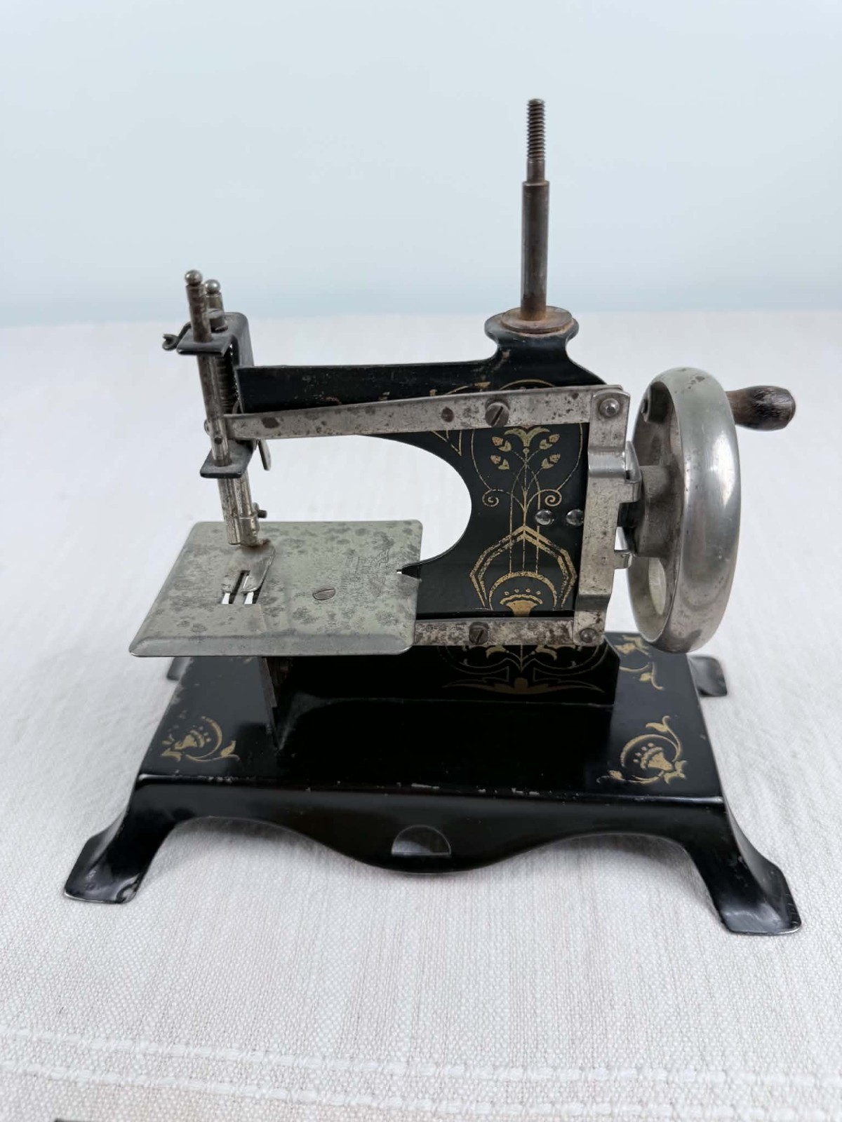 Antique Casige Toy Sewing Machine Germany Eagle Key Art Nouveau 1920s 1930s Antique Casige Toy Sewing Machine Germany Eagle Key Art Nouveau 1920s 1930s