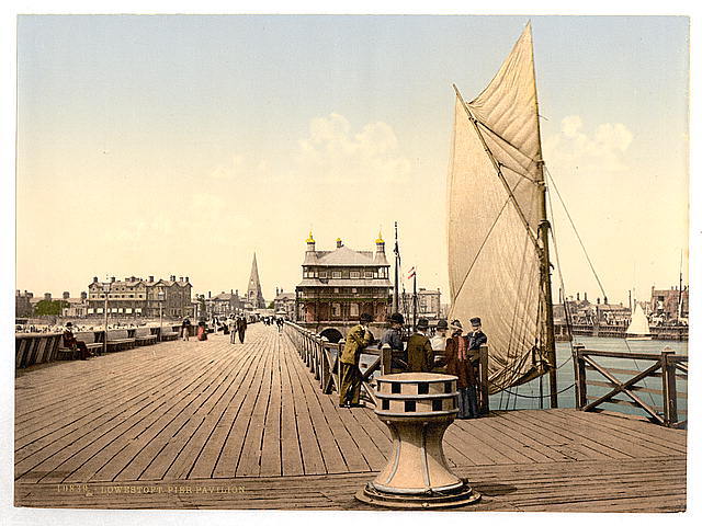The pier pavillion Lowestoft England c1900 OLD PHOTO
