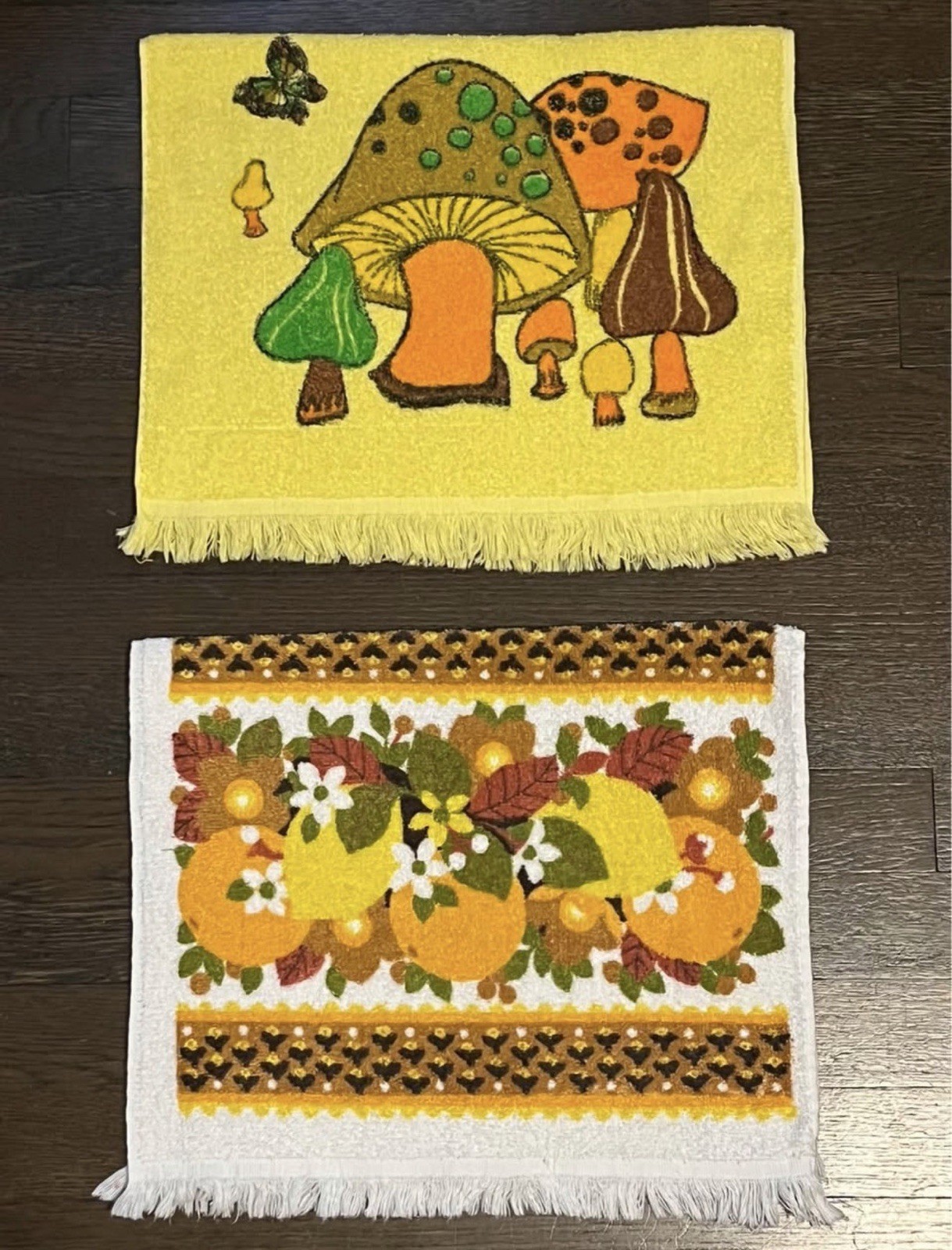 Vintage 70s Terry Cloth Towels Mushroom Fruit Floral Fringe Retro Mod Pair Vintage 70s Terry Cloth Towels Mushroom Fruit Floral Fringe Retro Mod Pair