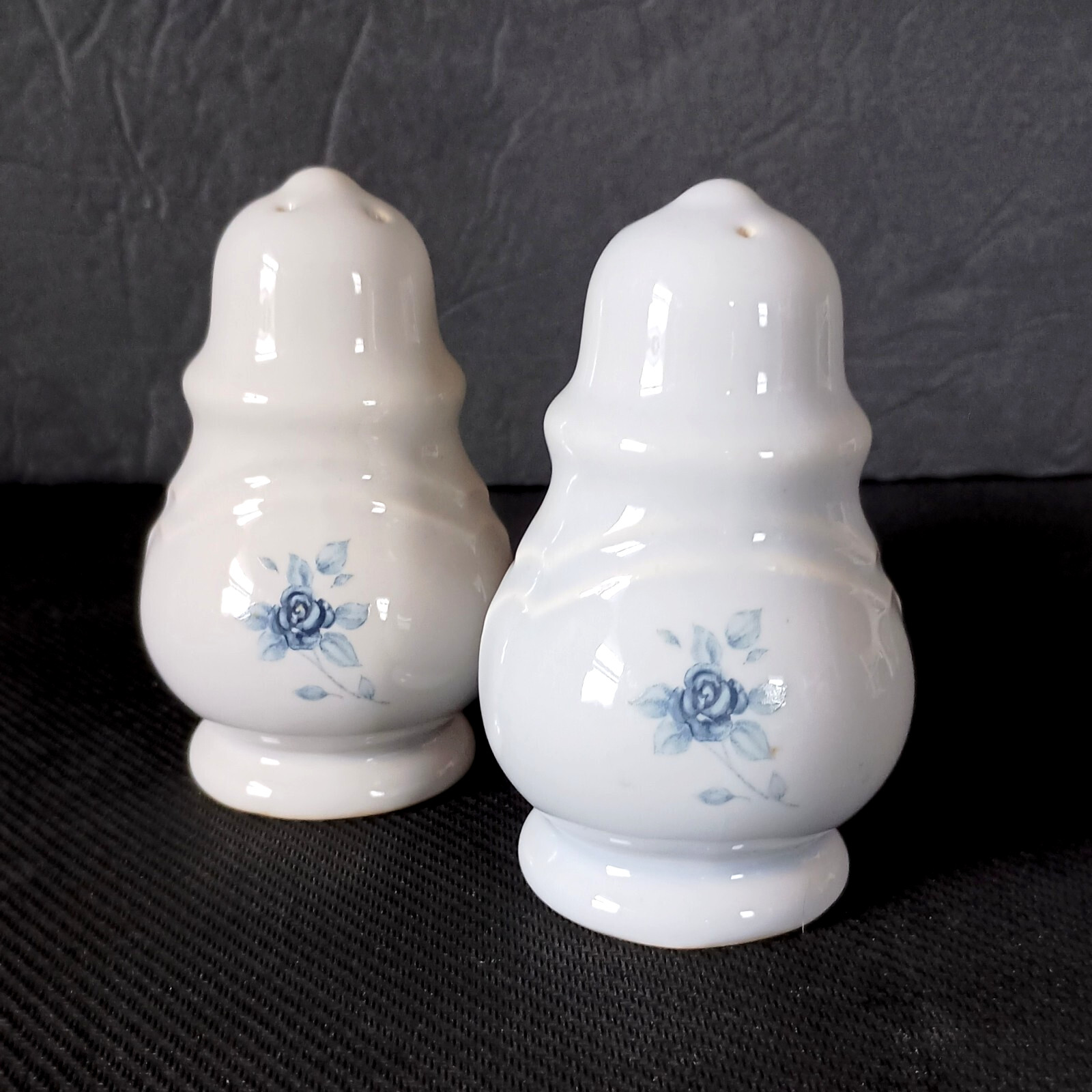 Vintage Pfaltzgraff Poetry Salt Pepper Shaker Set Blue Rose Romantic Cottagecore