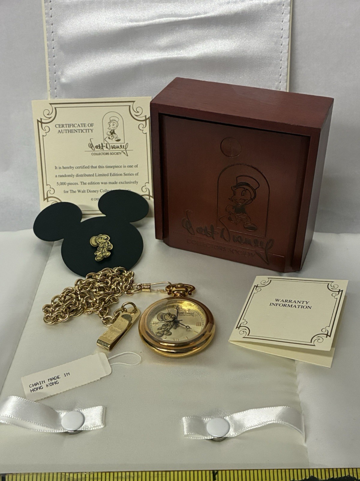 Disney WDCS Fossil Jiminy Cricket Pocket Watch #2640/5000 BNIB COA Pin Box