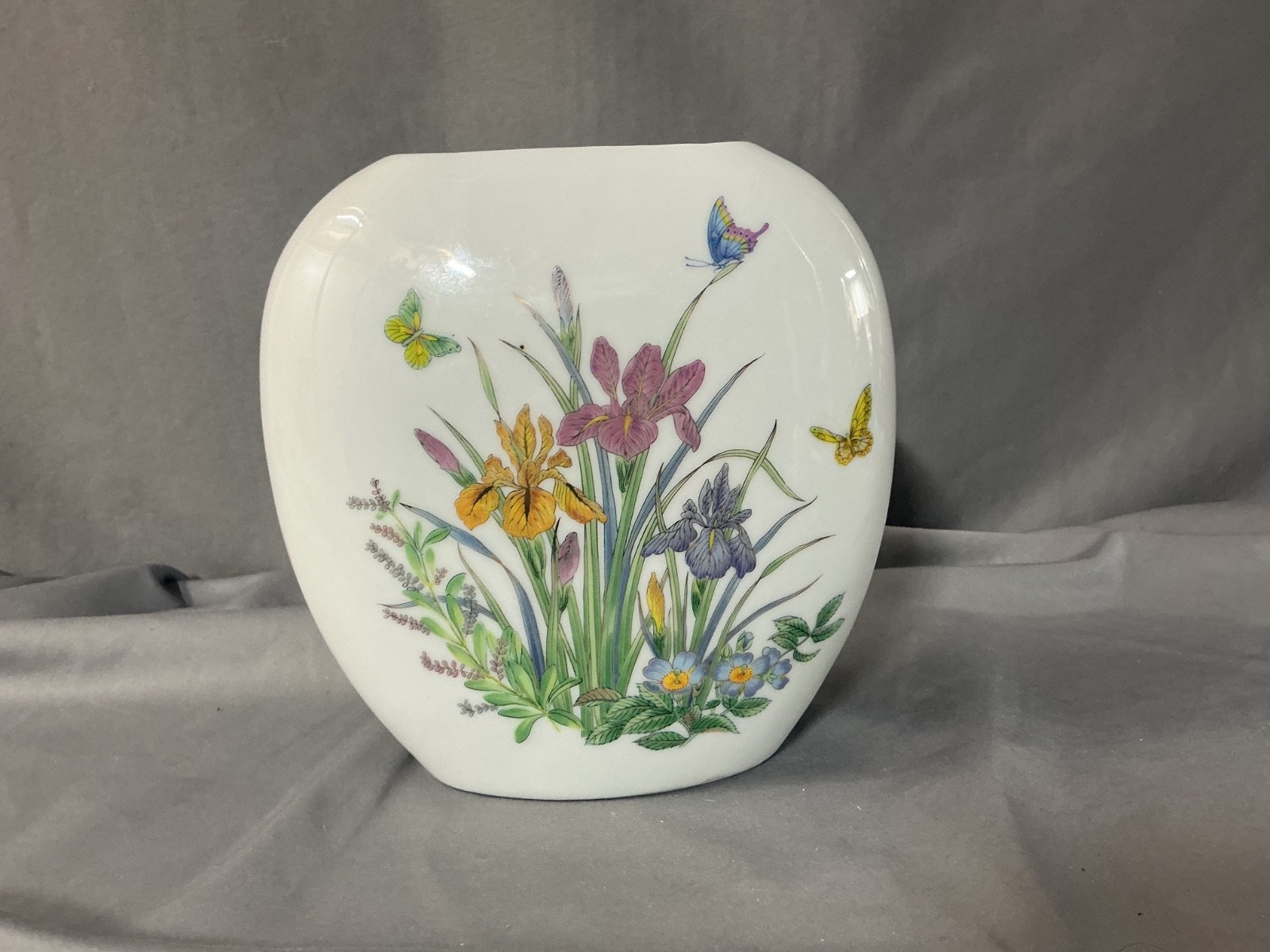 Vintage Srednick Collection White Oval Porcelian Vase 