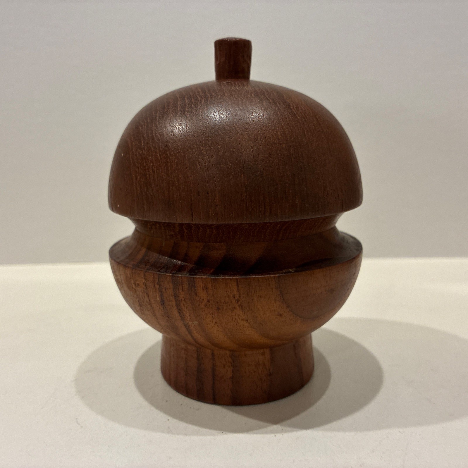 Uncommon Mid Century Dansk Orb 1614 Salt Shaker Pepper Mill Teak Jens Quistgaard Uncommon Mid Century Dansk Orb 1614 Salt Shaker Pepper Mill Teak Jens Quistgaard