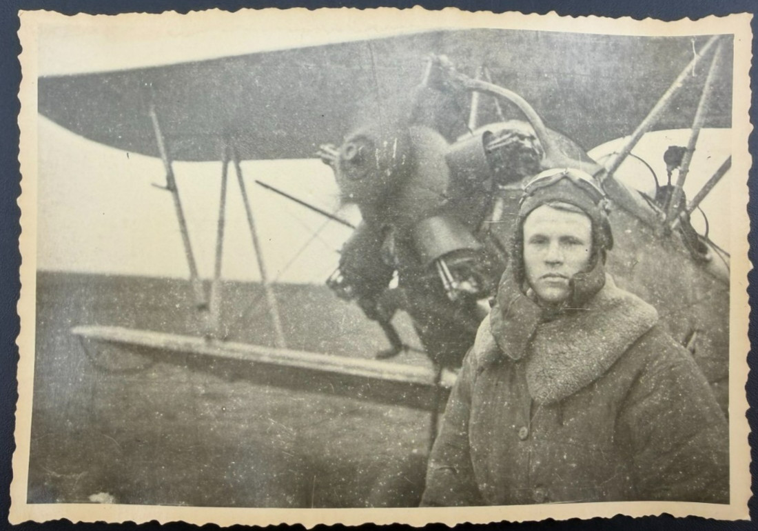 Vintage WWII Era Pilot Biplane Photo Original Antique Military Aviation Snapshot Vintage WWII Era Pilot Biplane Photo Original Antique Military Aviation Snapshot