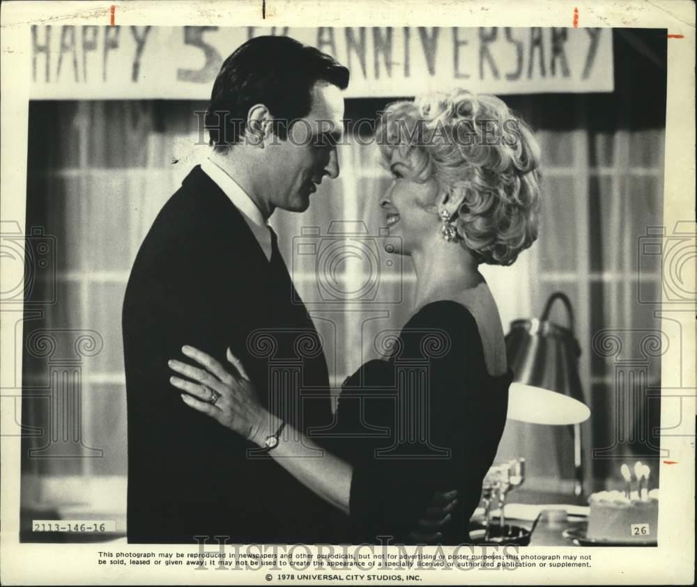 1978 Press Photo Alan Alda and Ellen Burstyn in "Same Time, Next Year" 1978 Press Photo Alan Alda and Ellen Burstyn in "Same Time, Next Year"