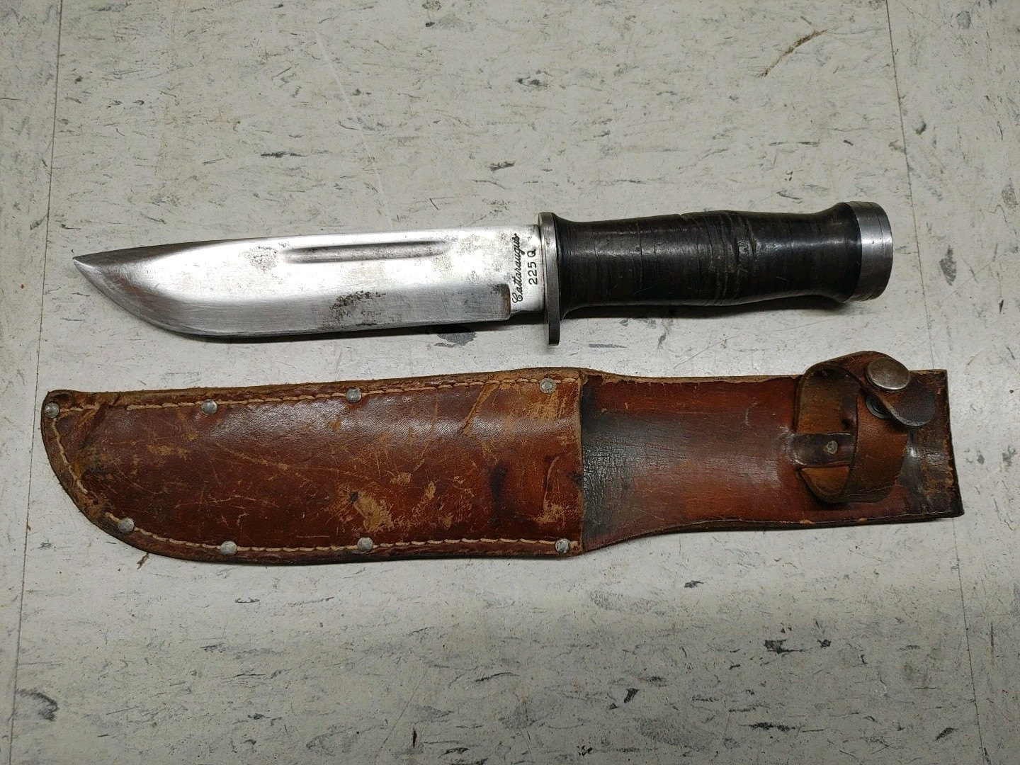 Vintage Cattaraugus 225Q Fixed Blade Leather Handle Knife & Sheath WWII Miltiary Vintage Cattaraugus 225Q Fixed Blade Leather Handle Knife & Sheath WWII Miltiary