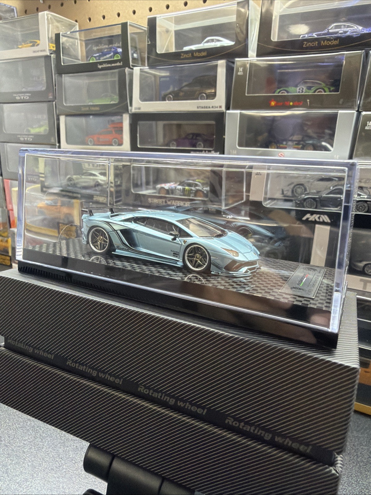 Rotating Wheel x Rowen 1:64 Lamborghini Aventador S Ice Blue Limited 199