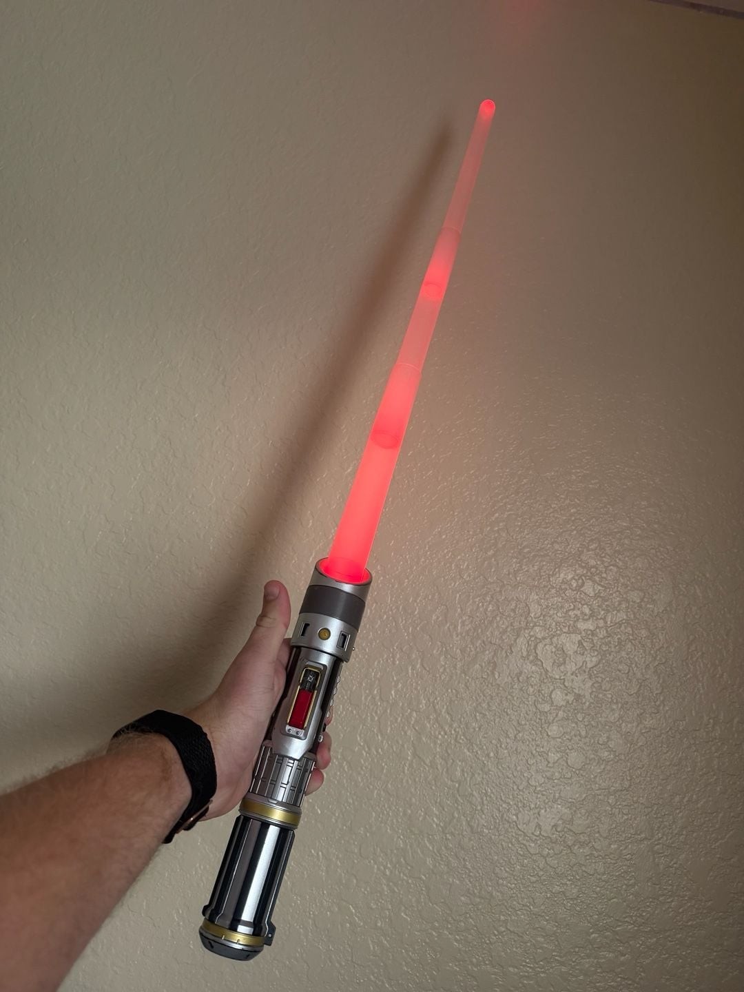 Star Wars Lightsaber Multi-Color LED Extendable Blade Star Wars Lightsaber Multi-Color LED Extendable Blade