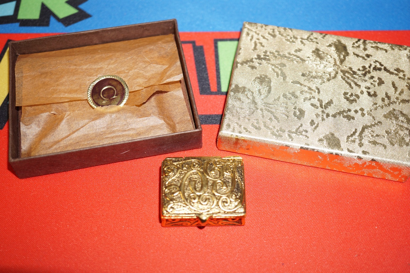 Vintage Fame Versailles Creme Perfume Compact Decorative Chest - France RARE Vintage Fame Versailles Creme Perfume Compact Decorative Chest - France RARE