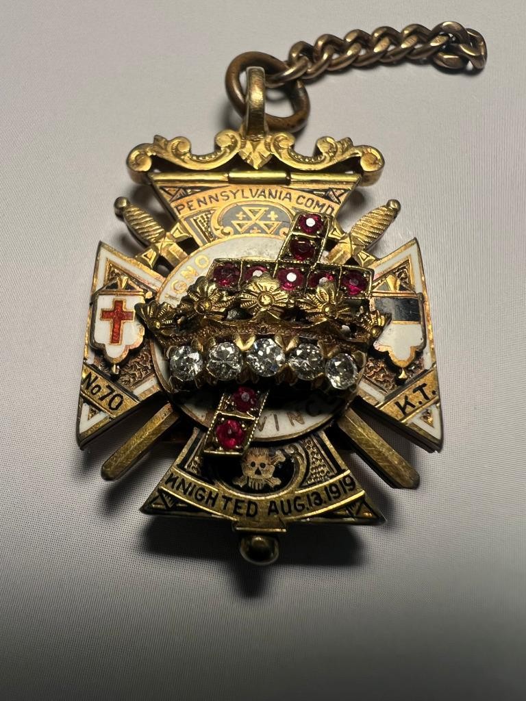 Antique 14K Gold Masonic Knights Templar Jewel Diamonds Rubies Enamel 24.1g Antique 14K Gold Masonic Knights Templar Jewel Diamonds Rubies Enamel 24.1g