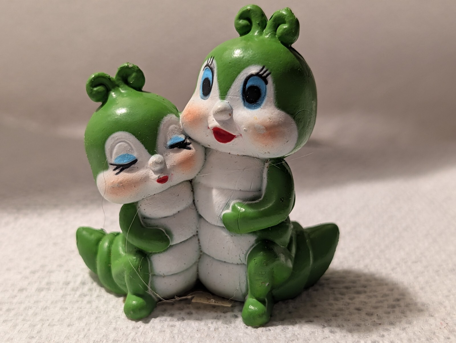 1989 YDC Hugging Green Caterpillars Figurine 11988 TX Kitsch Anthropomorphic