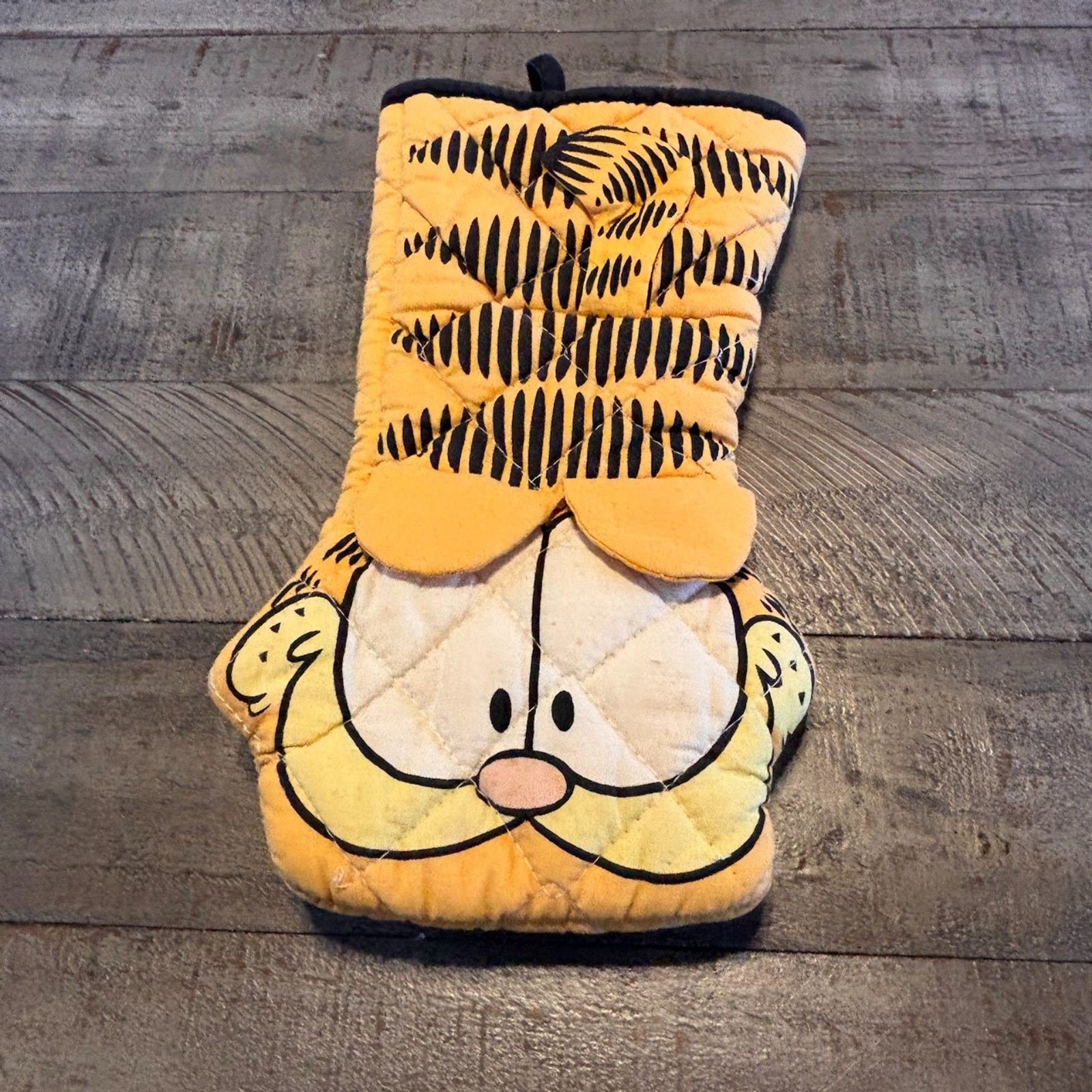 Vintage Garfield Jim Davis Collectible Oven Mitt Burp Funny Kitchen Accessory