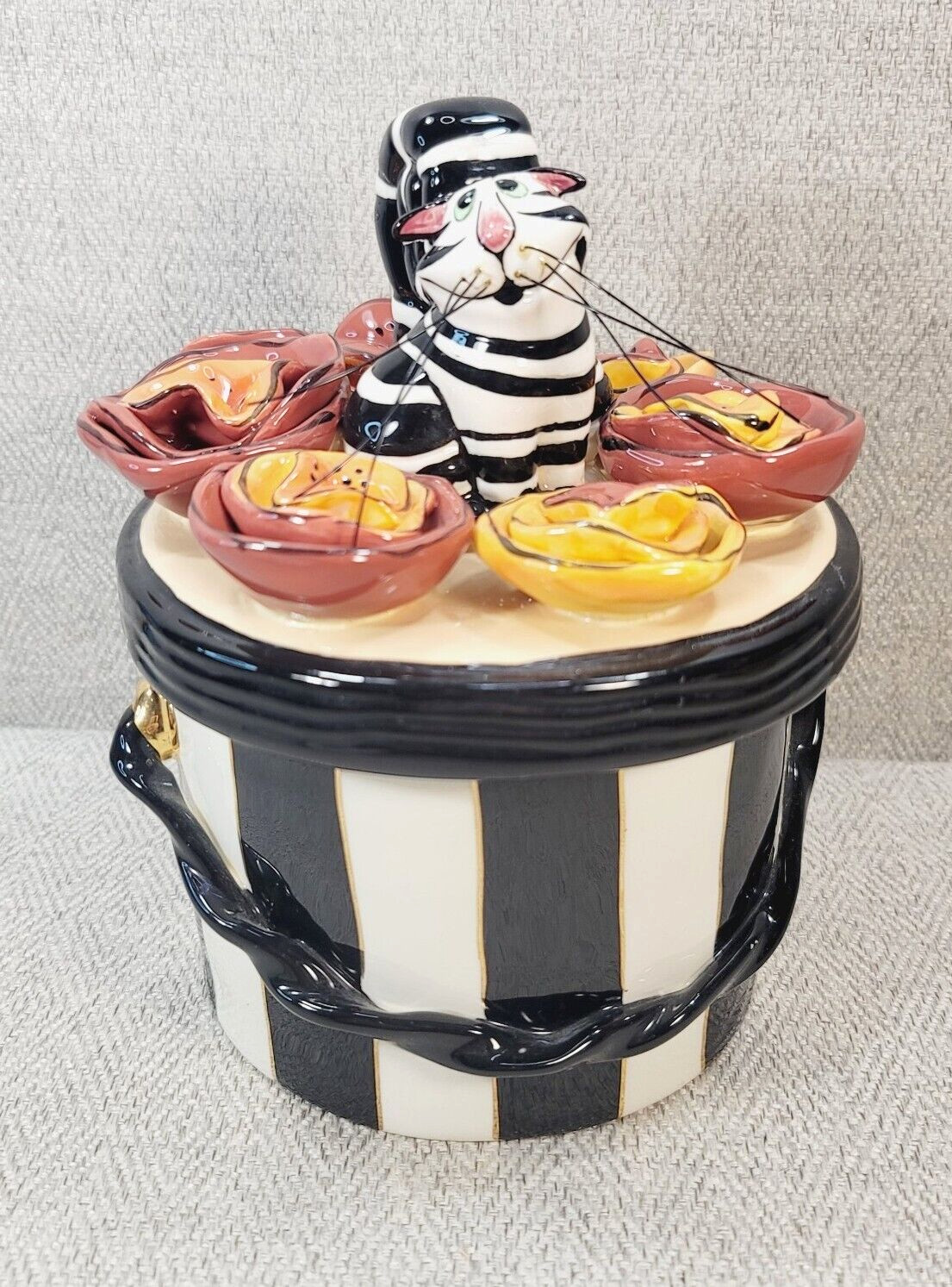 Lynda Corneille SWAK Clancy Cat Canister Black White Kitty Flowers Ceramic 2004 Lynda Corneille SWAK Clancy Cat Canister Black White Kitty Flowers Ceramic 2004