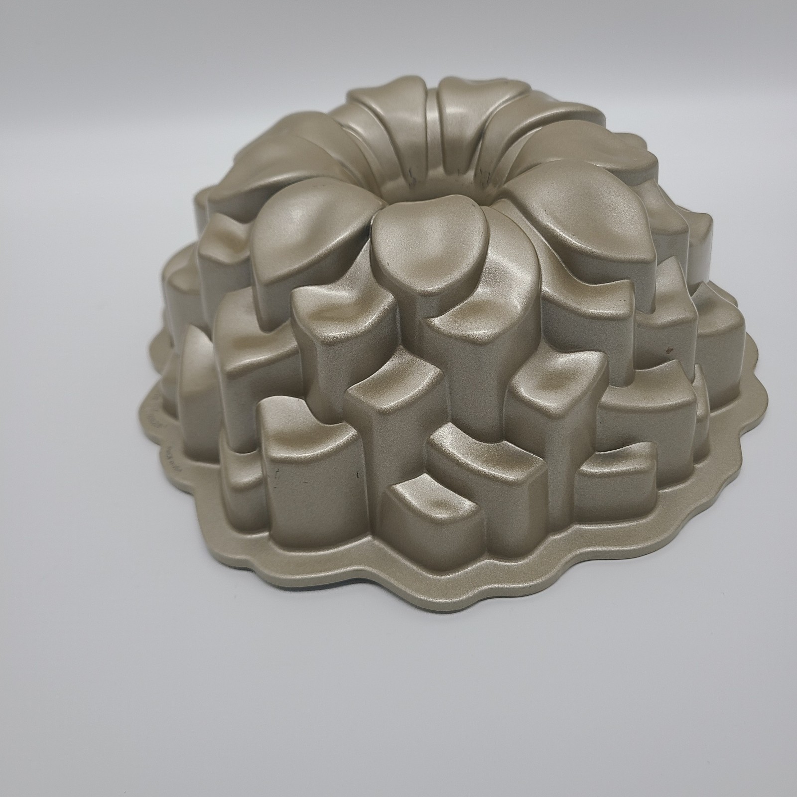 Nordic Ware BLOSSOM BUNDT Cake Pan Nordic Ware BLOSSOM BUNDT Cake Pan