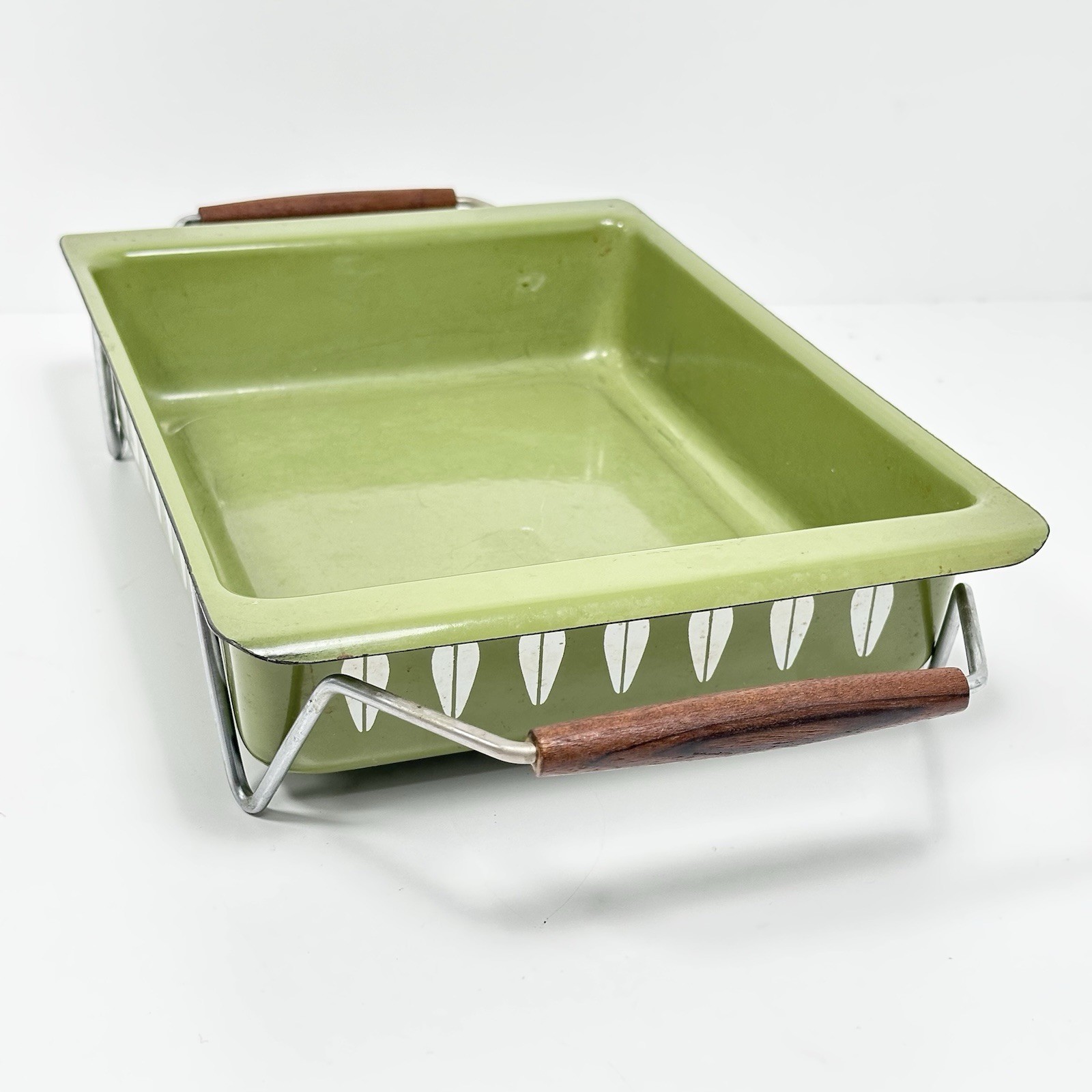 Cathrineholm Lotus Avocado Green 14x9 Lasagna Baking Pan Vintage with Stand Cathrineholm Lotus Avocado Green 14x9 Lasagna Baking Pan Vintage with Stand