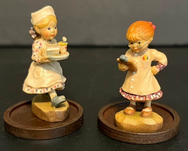Vtg ANRI Sarah Kay Wood Carving Miniature Figurine Lot (2) Nurse & Doctor 1.75" Vtg ANRI Sarah Kay Wood Carving Miniature Figurine Lot (2) Nurse & Doctor 1.75"