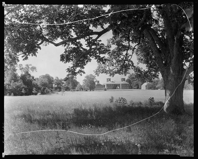 Photo:Stratford Hall Stratford Virginia 1930s Plantation House Lawn Photo:Stratford Hall Stratford Virginia 1930s Plantation House Lawn