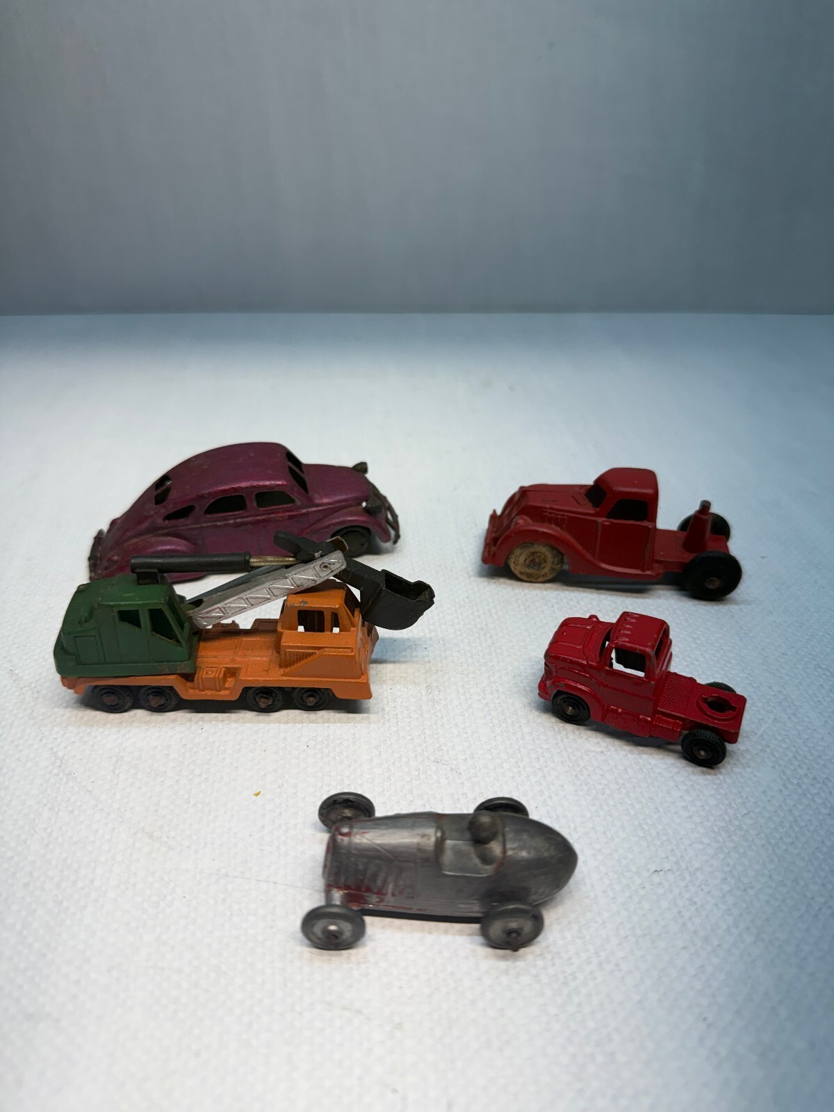 Vintage 1930s-1950s Tootsietoy/Hubley Diecast Car & Vehicle Lot Of 5 Vintage 1930s-1950s Tootsietoy/Hubley Diecast Car & Vehicle Lot Of 5