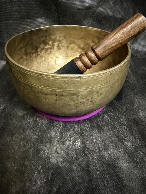 Rare Antique Deep sound Healing Yoga handmade Singing Bowl 7" ID#D1 A3