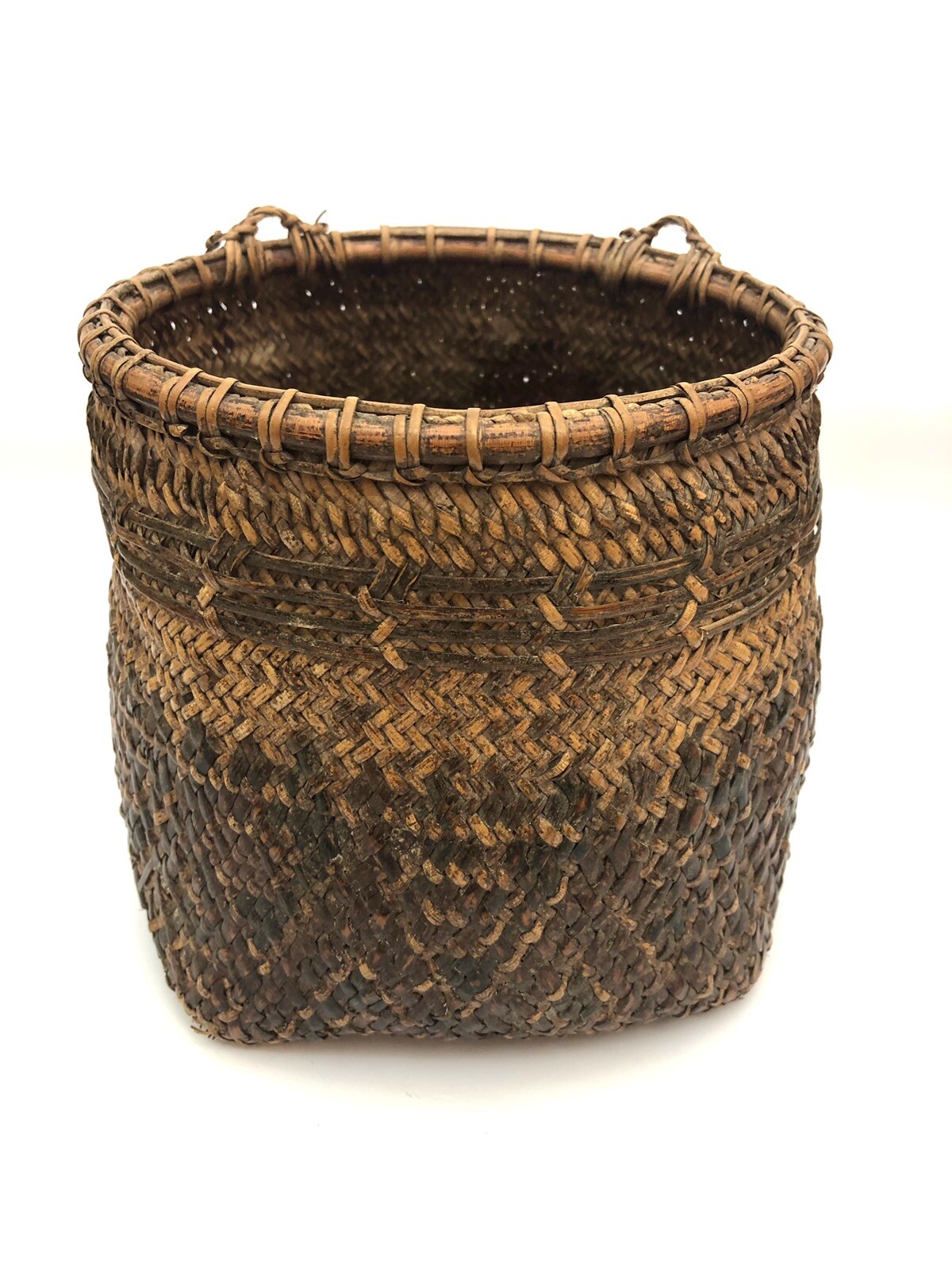 ANTIQUE BORNEO BASKET TRIBAL SEED CARRIER SPLIT RATTAN INDONESIA RARE VINTAGE ANTIQUE BORNEO BASKET TRIBAL SEED CARRIER SPLIT RATTAN INDONESIA RARE VINTAGE