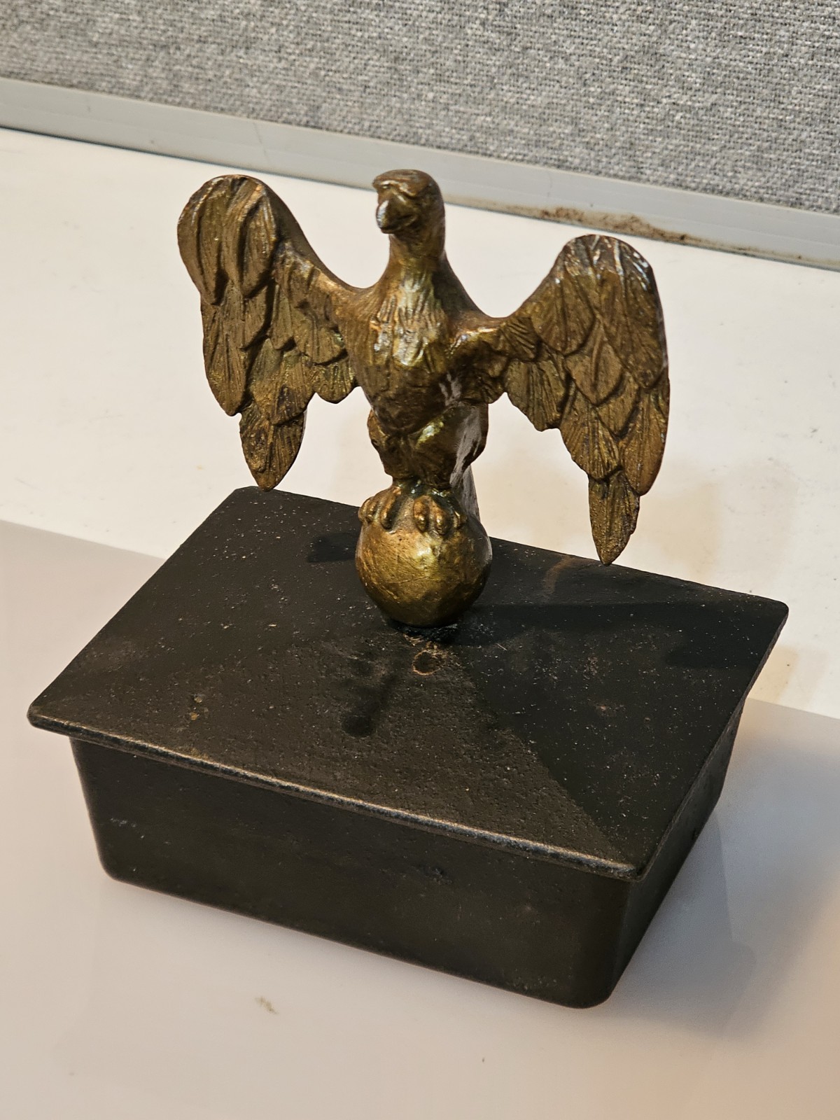 Vintage Wilton Cast Iron Lidded Trinket Box Match Safe American Eagle Finial Vtg Vintage Wilton Cast Iron Lidded Trinket Box Match Safe American Eagle Finial Vtg